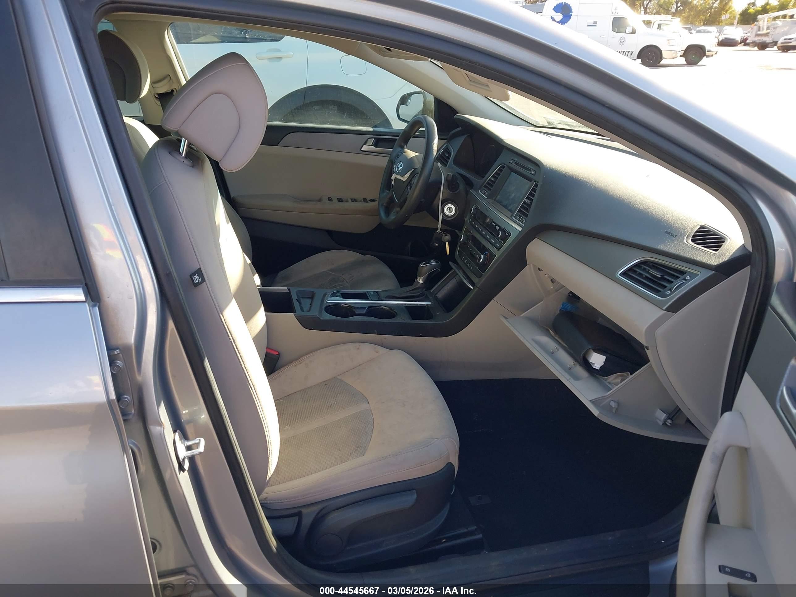 HYUNDAI SONATA image 5
