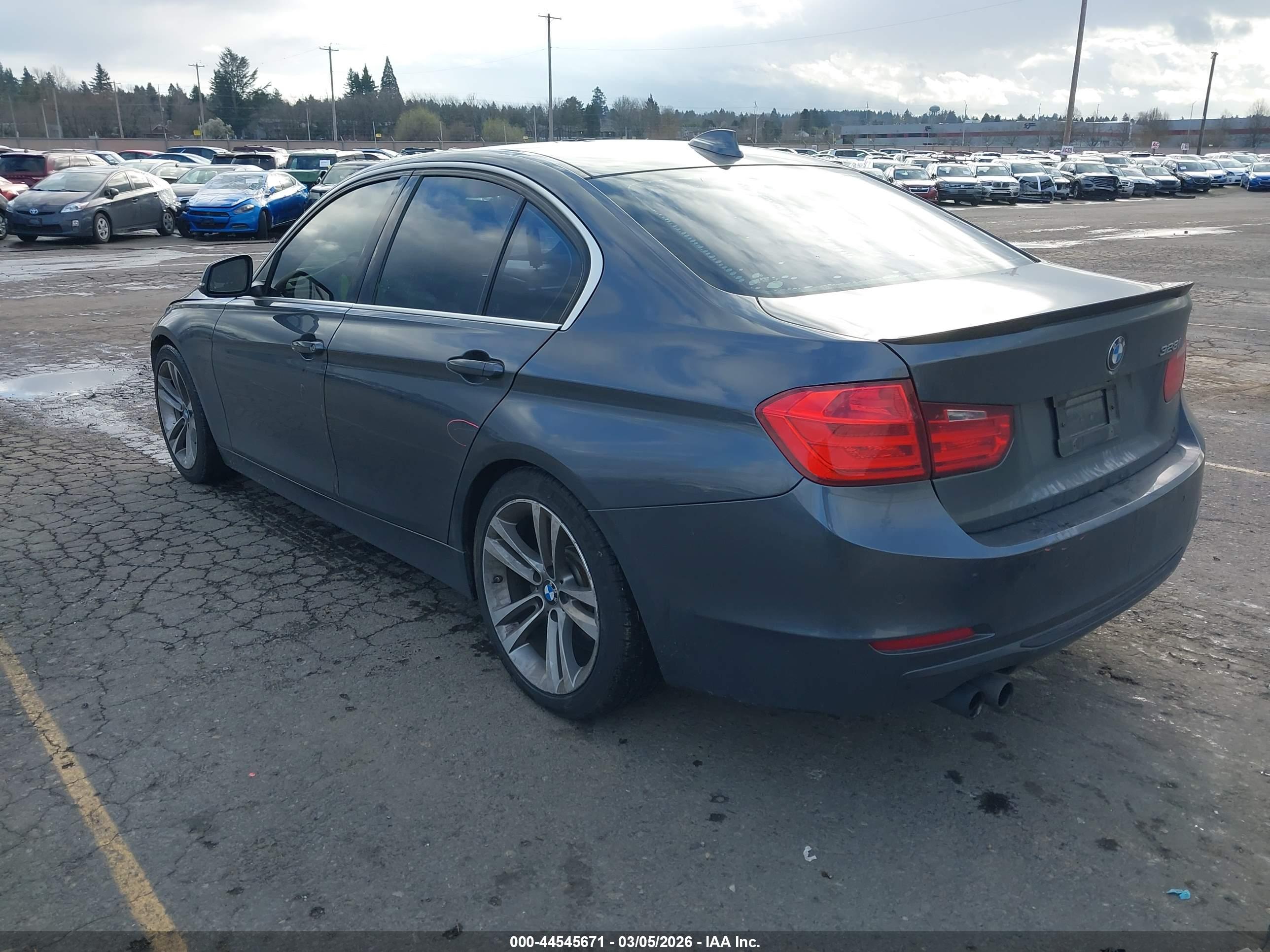 BMW 328I image 3