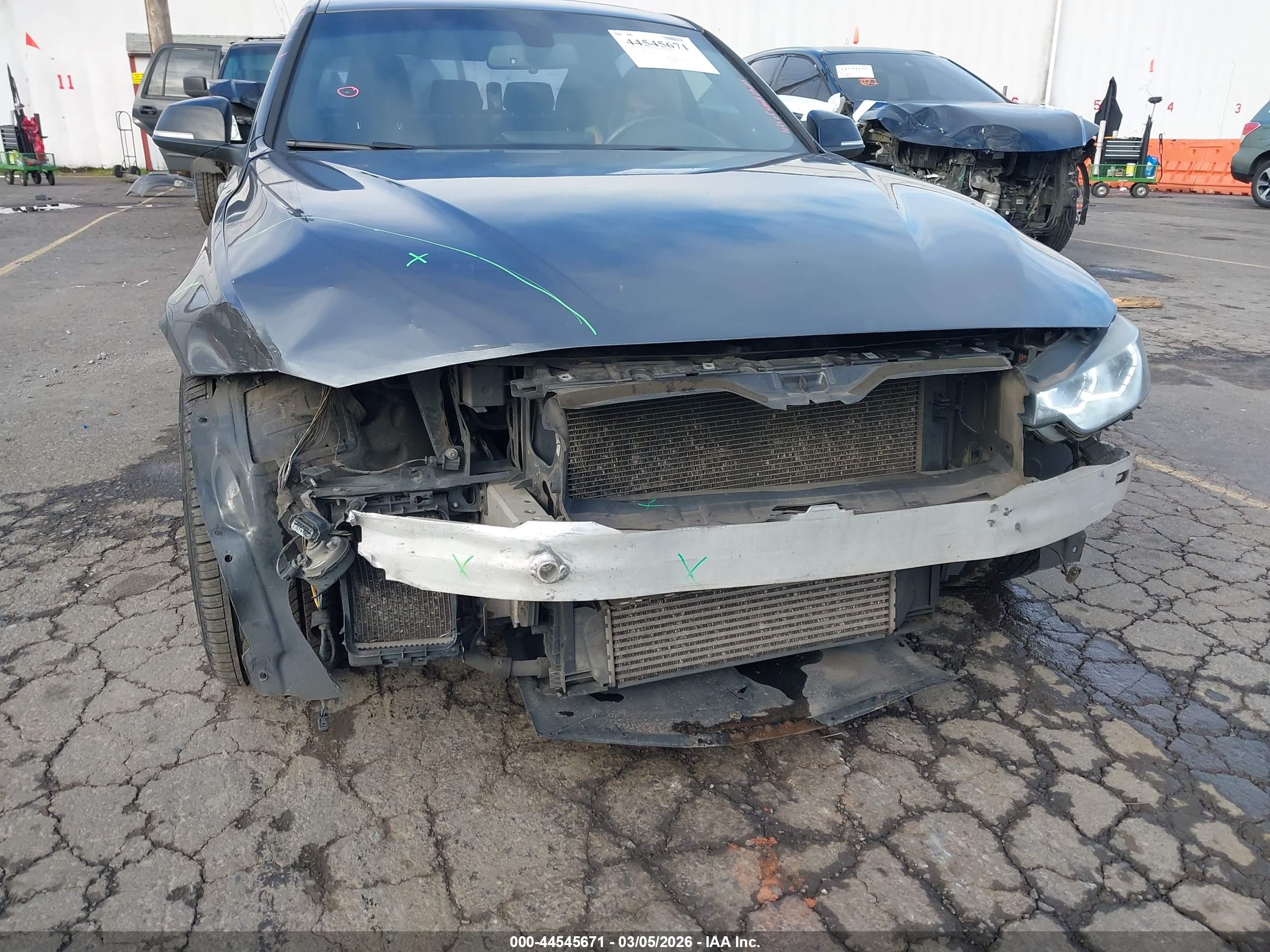 BMW 328I image 6