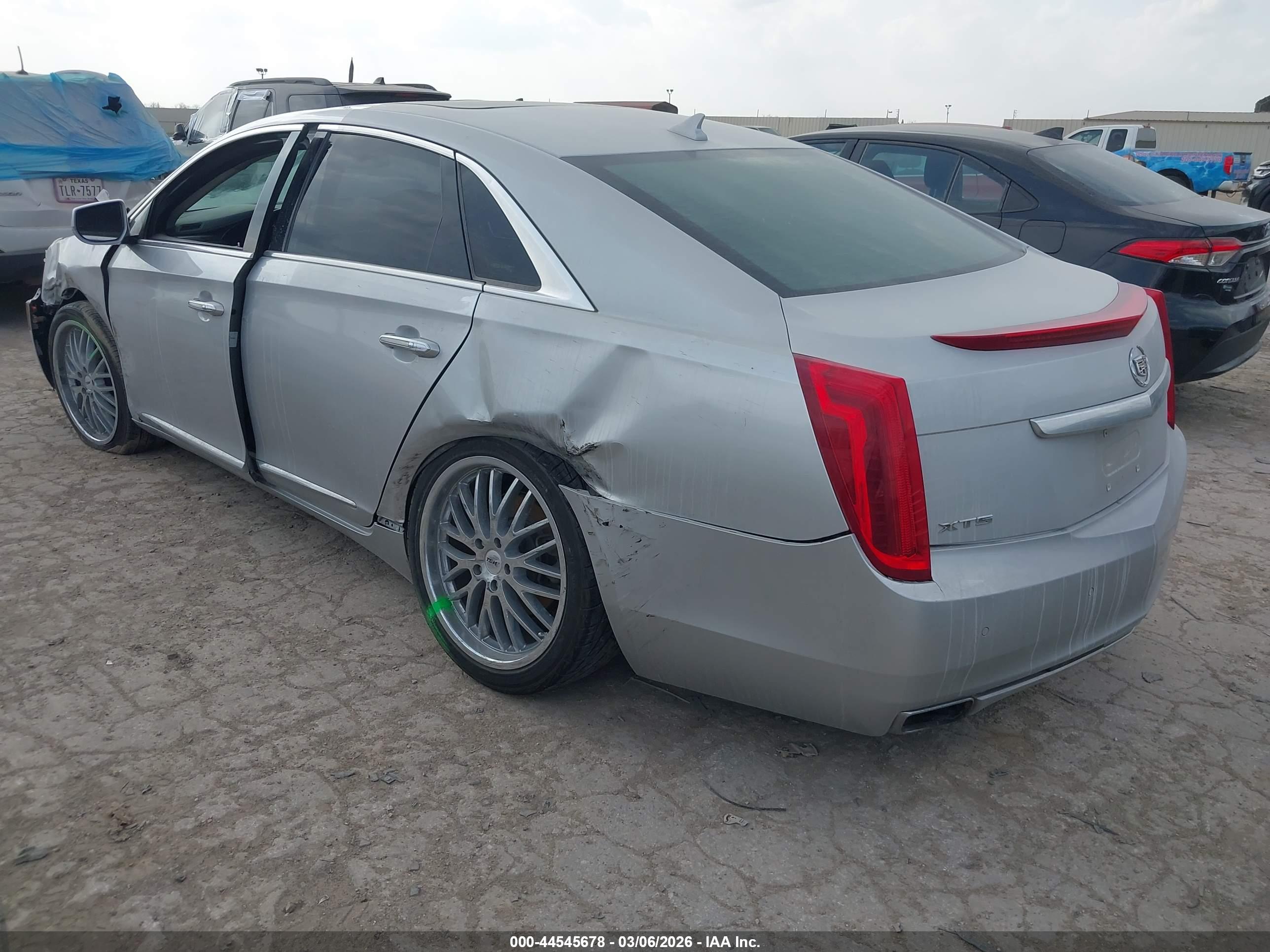 CADILLAC XTS image 3