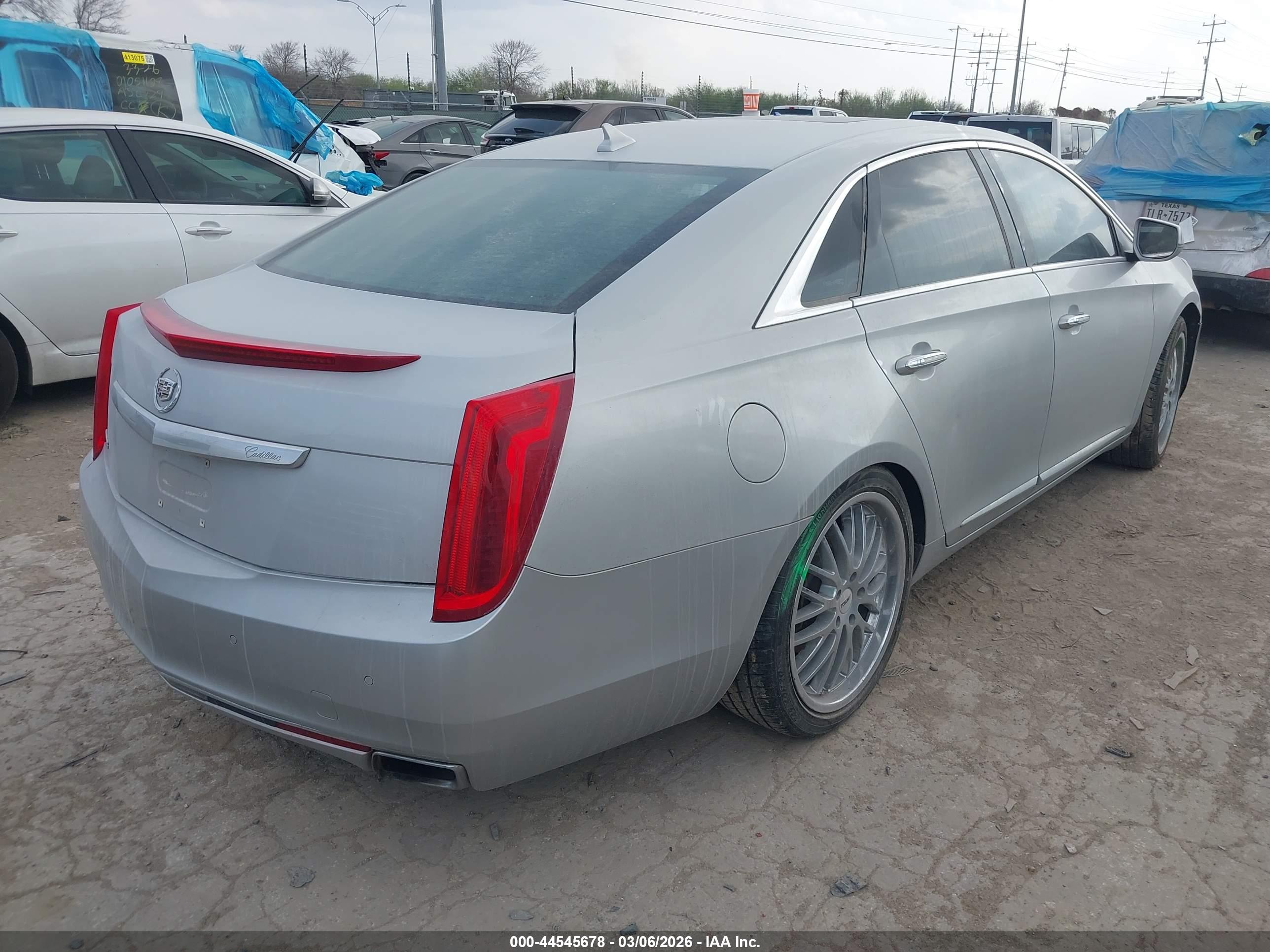CADILLAC XTS image 4