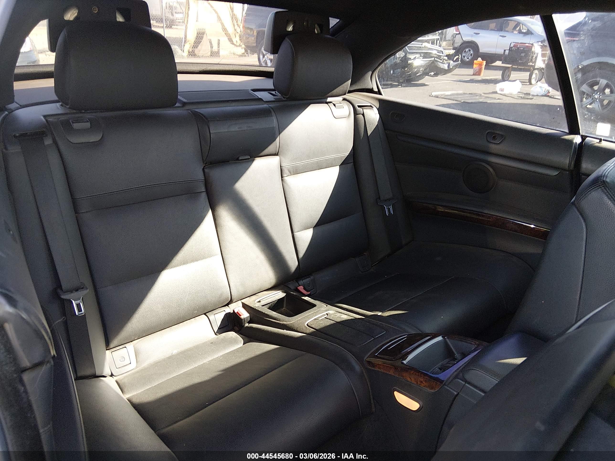 BMW 335I image 8
