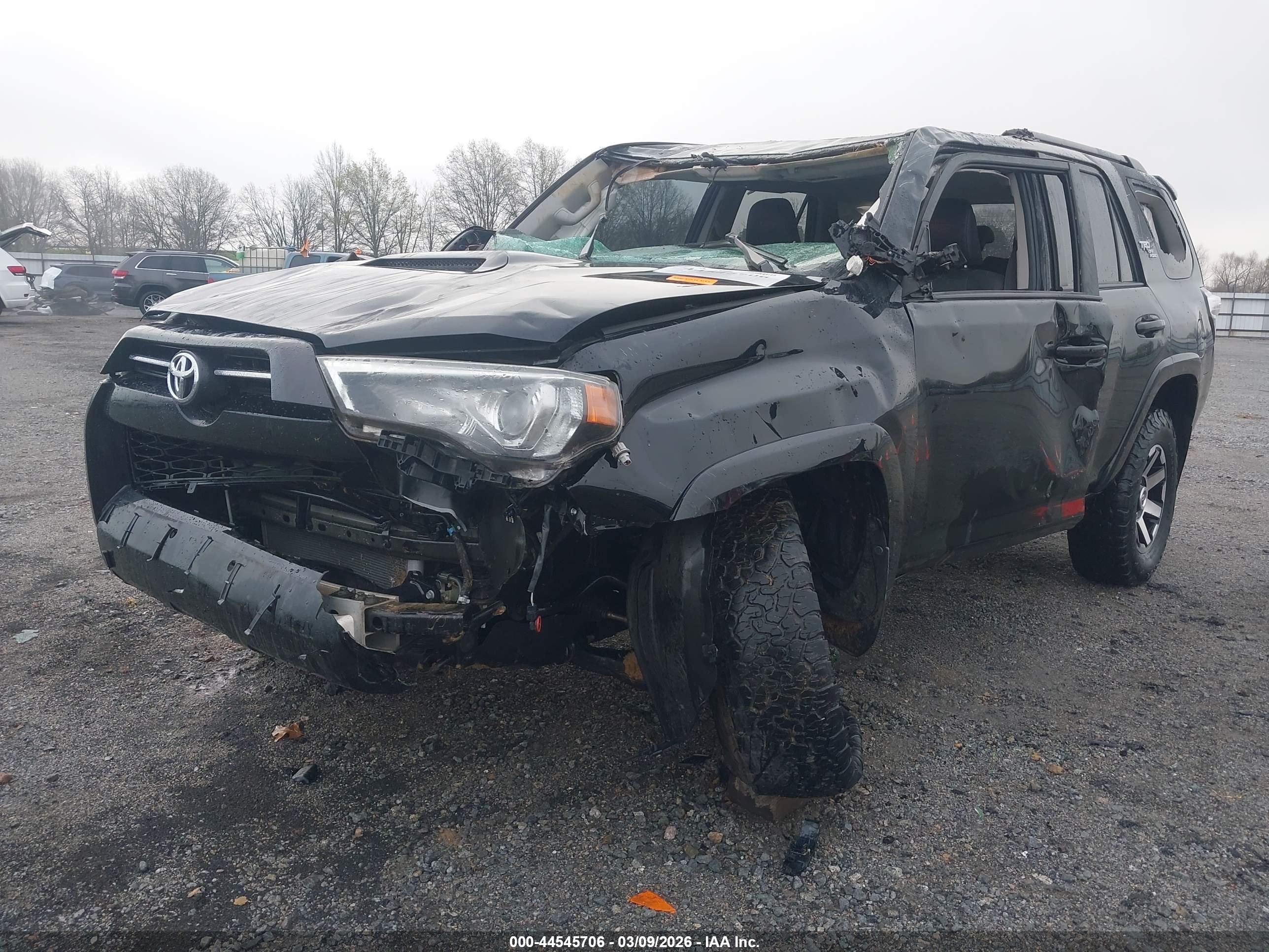 TOYOTA 4RUNNER image 2
