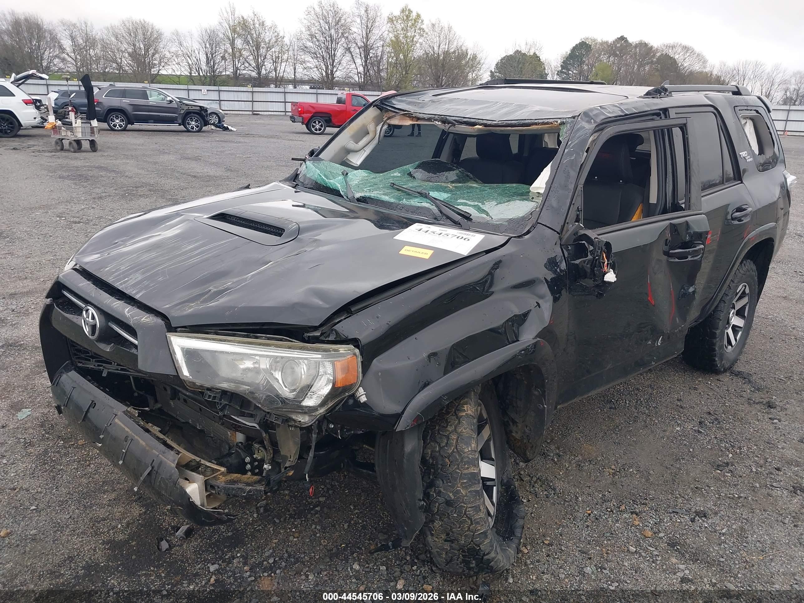 TOYOTA 4RUNNER image 6