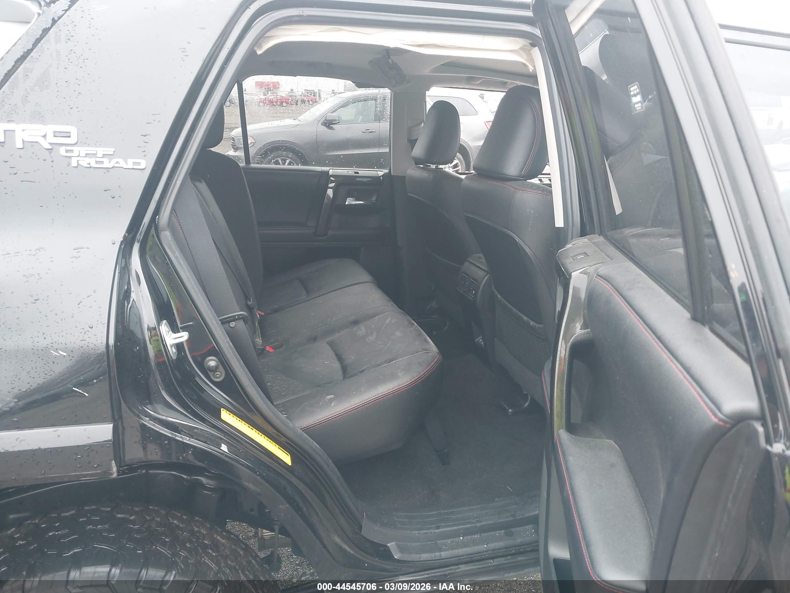 TOYOTA 4RUNNER image 8