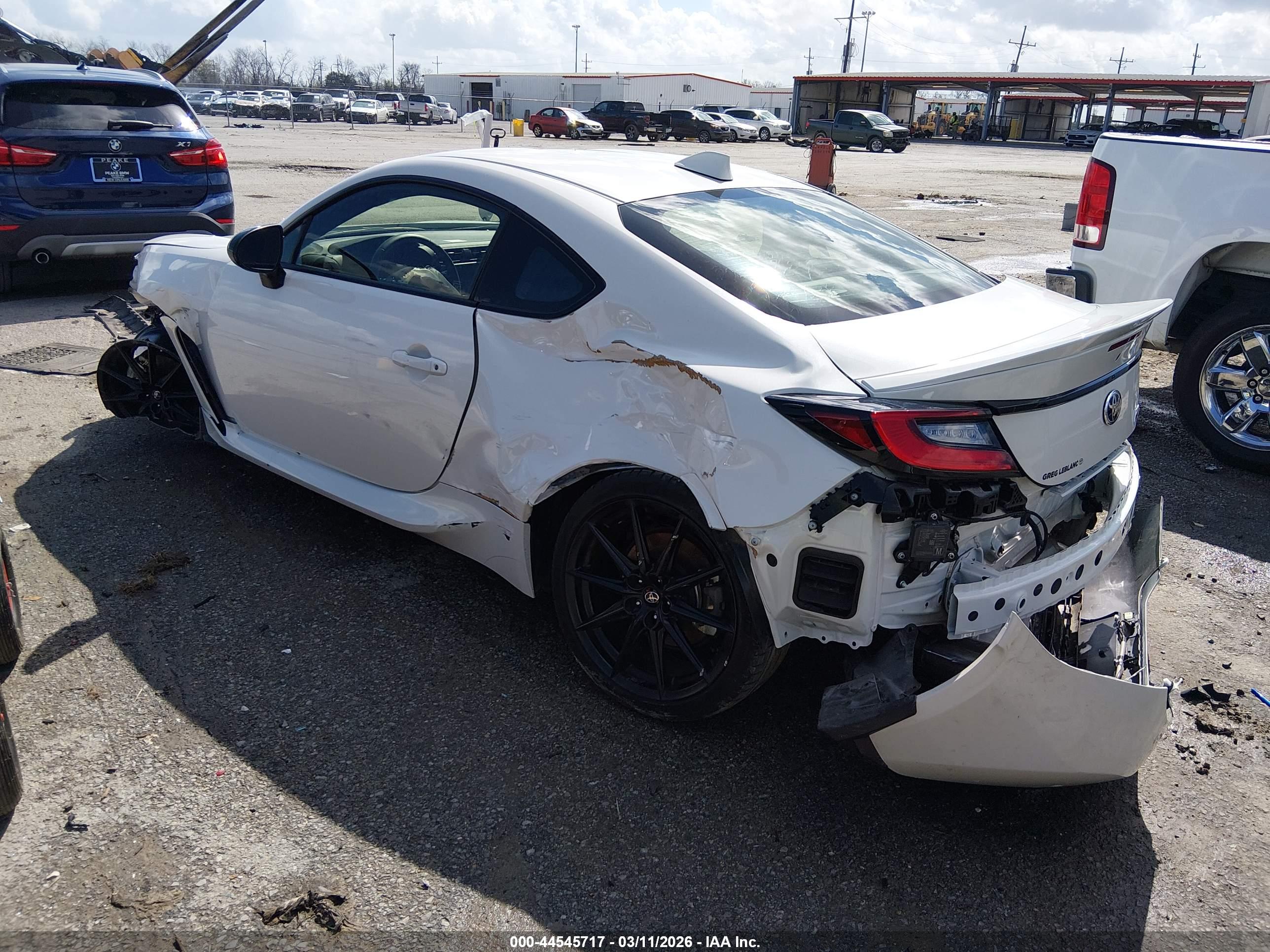 TOYOTA GR86 image 3