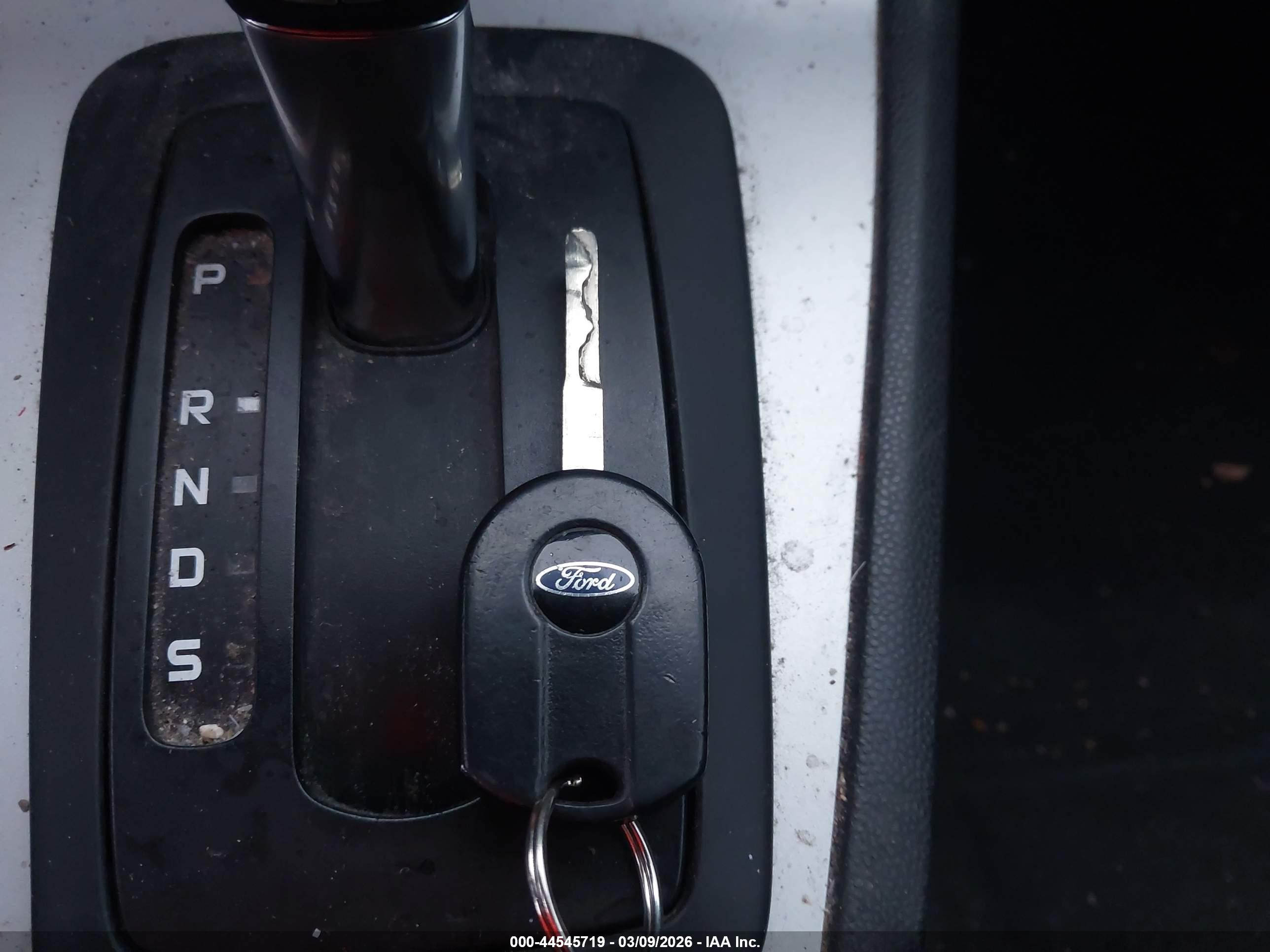 FORD FIESTA image 11
