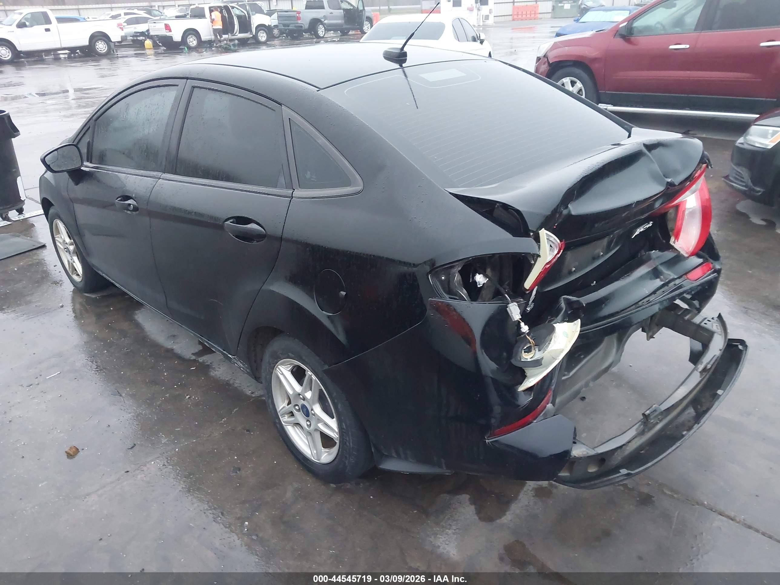 FORD FIESTA image 3