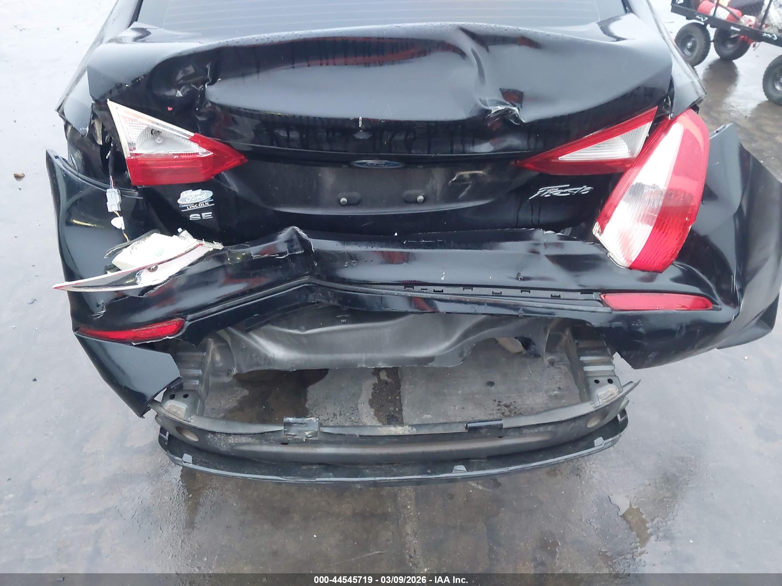 FORD FIESTA image 6