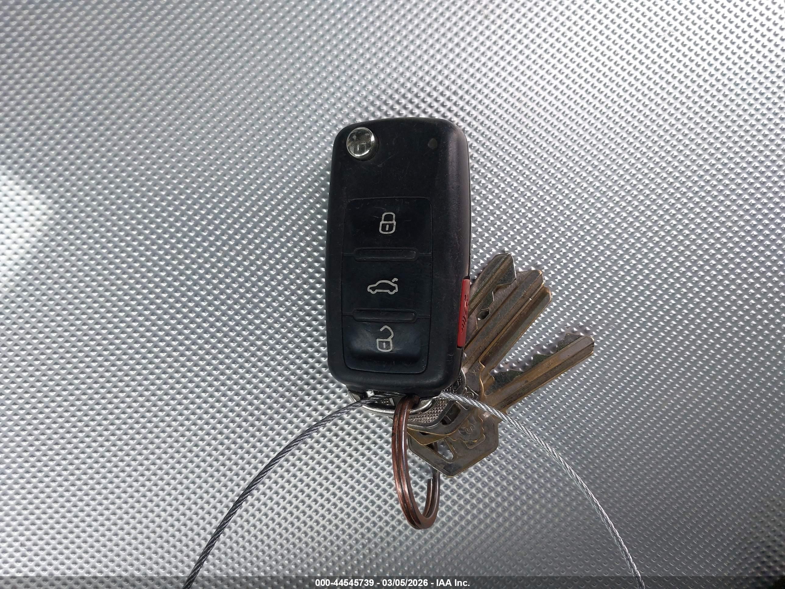 VOLKSWAGEN PASSAT image 11