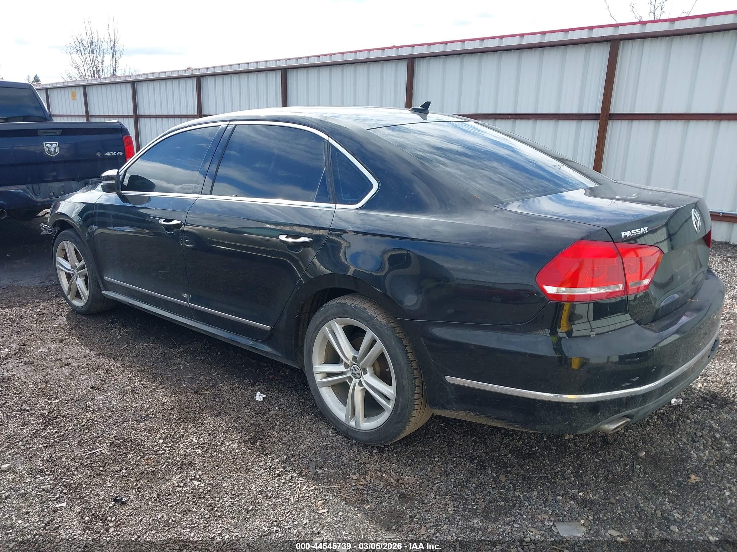 VOLKSWAGEN PASSAT image 3