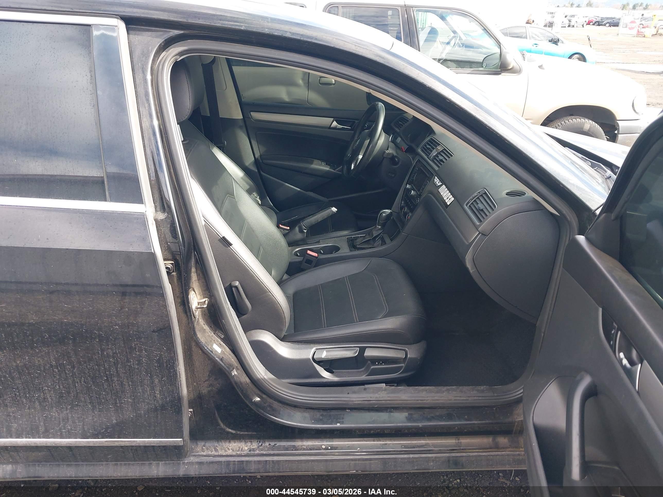 VOLKSWAGEN PASSAT image 5
