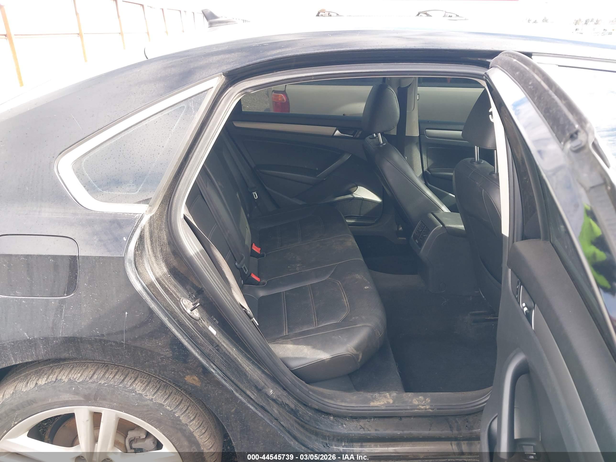 VOLKSWAGEN PASSAT image 8