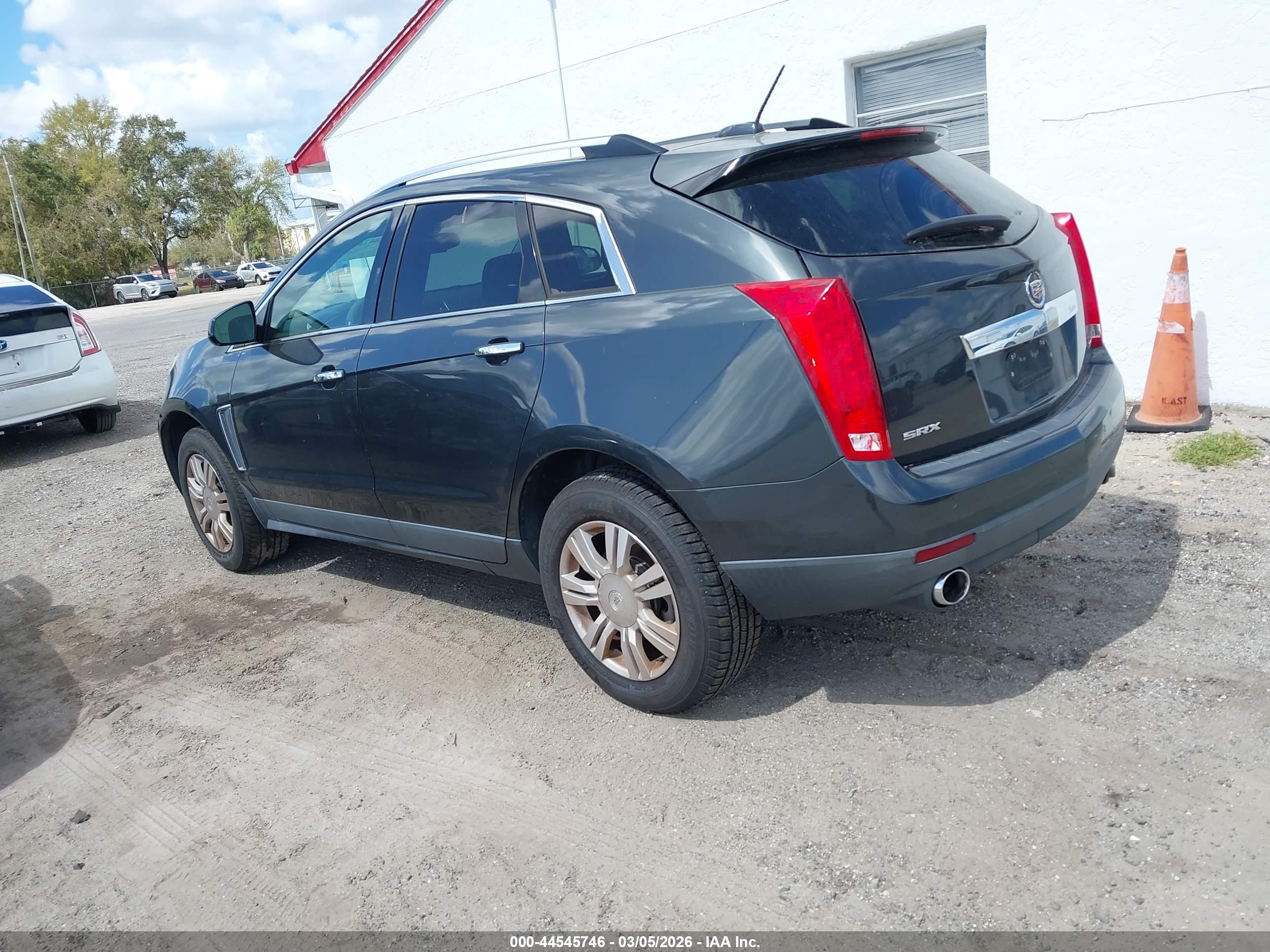 CADILLAC SRX image 3