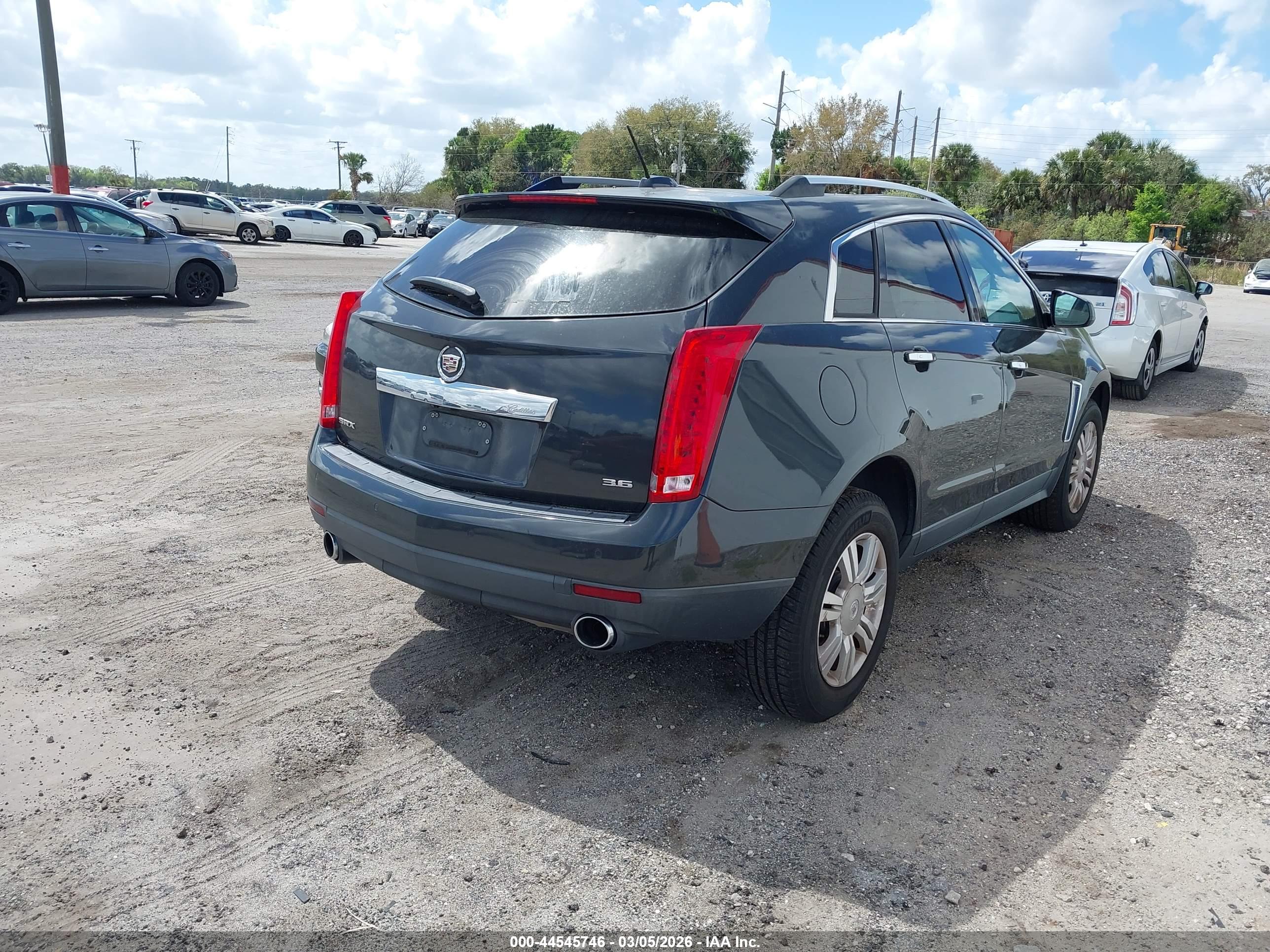 CADILLAC SRX image 4