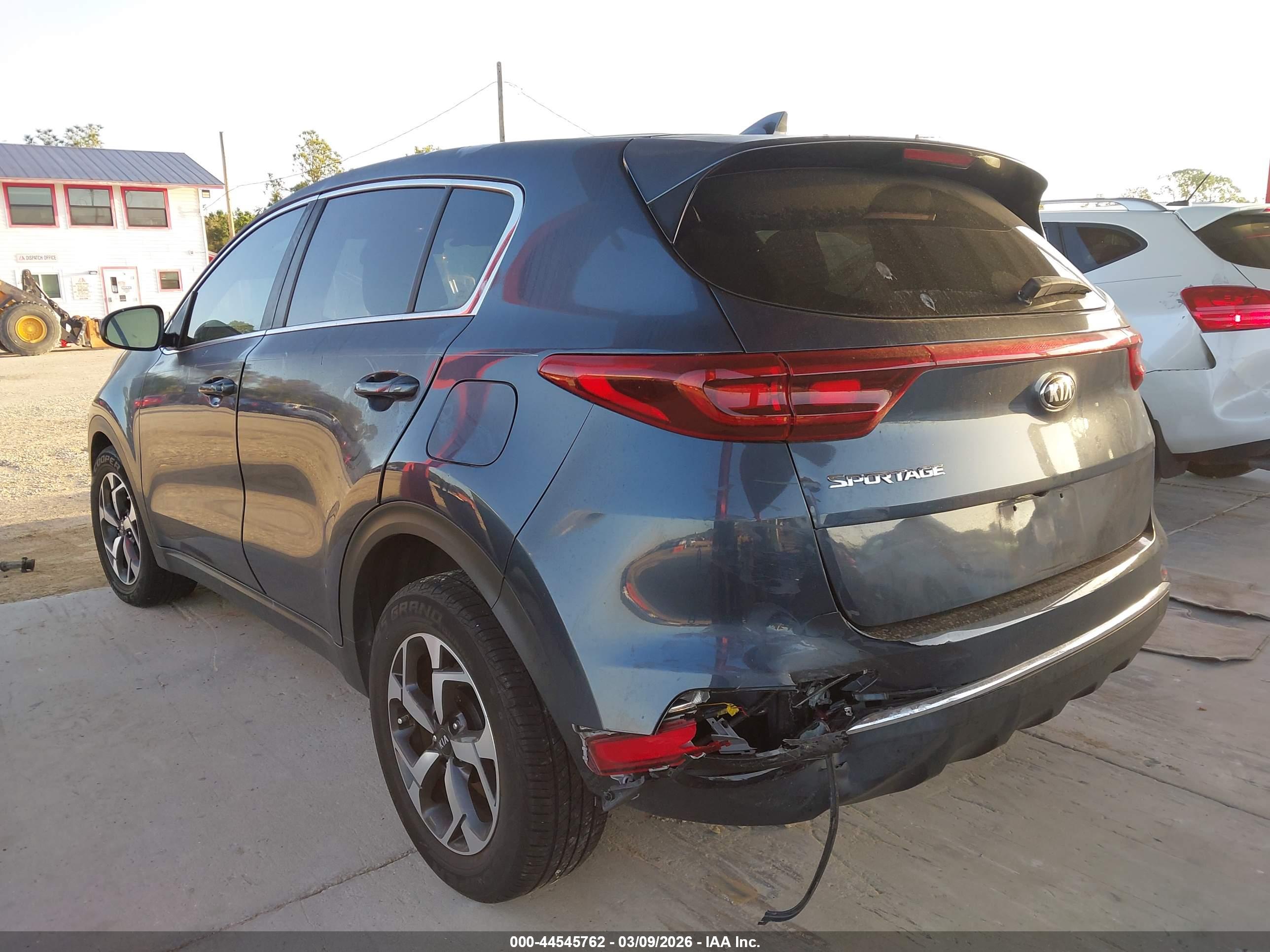 KIA SPORTAGE image 3