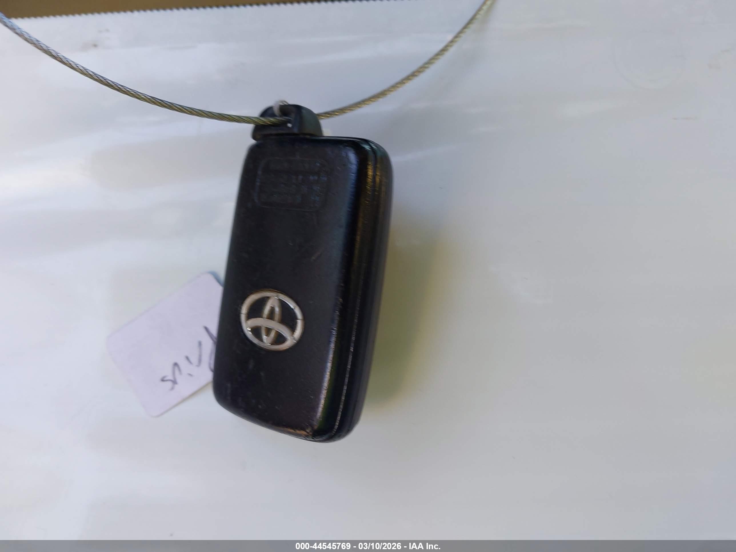 TOYOTA PRIUS image 11