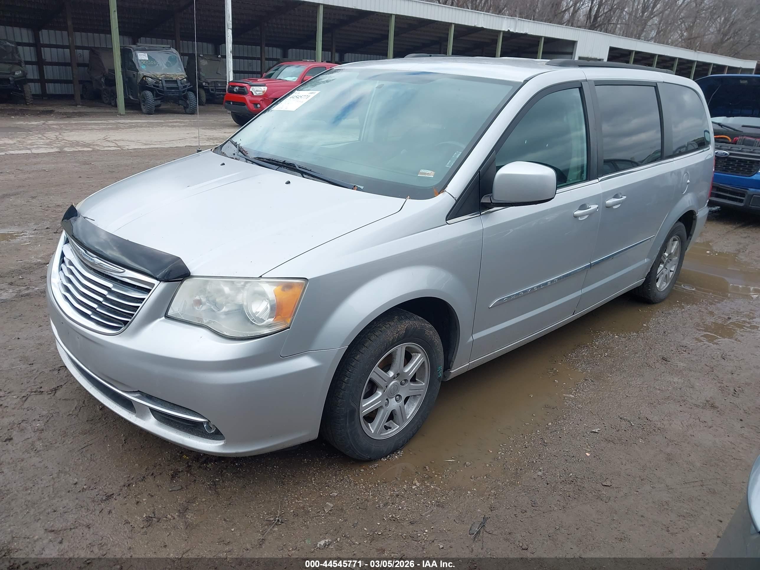 CHRYSLER TOWN image 2