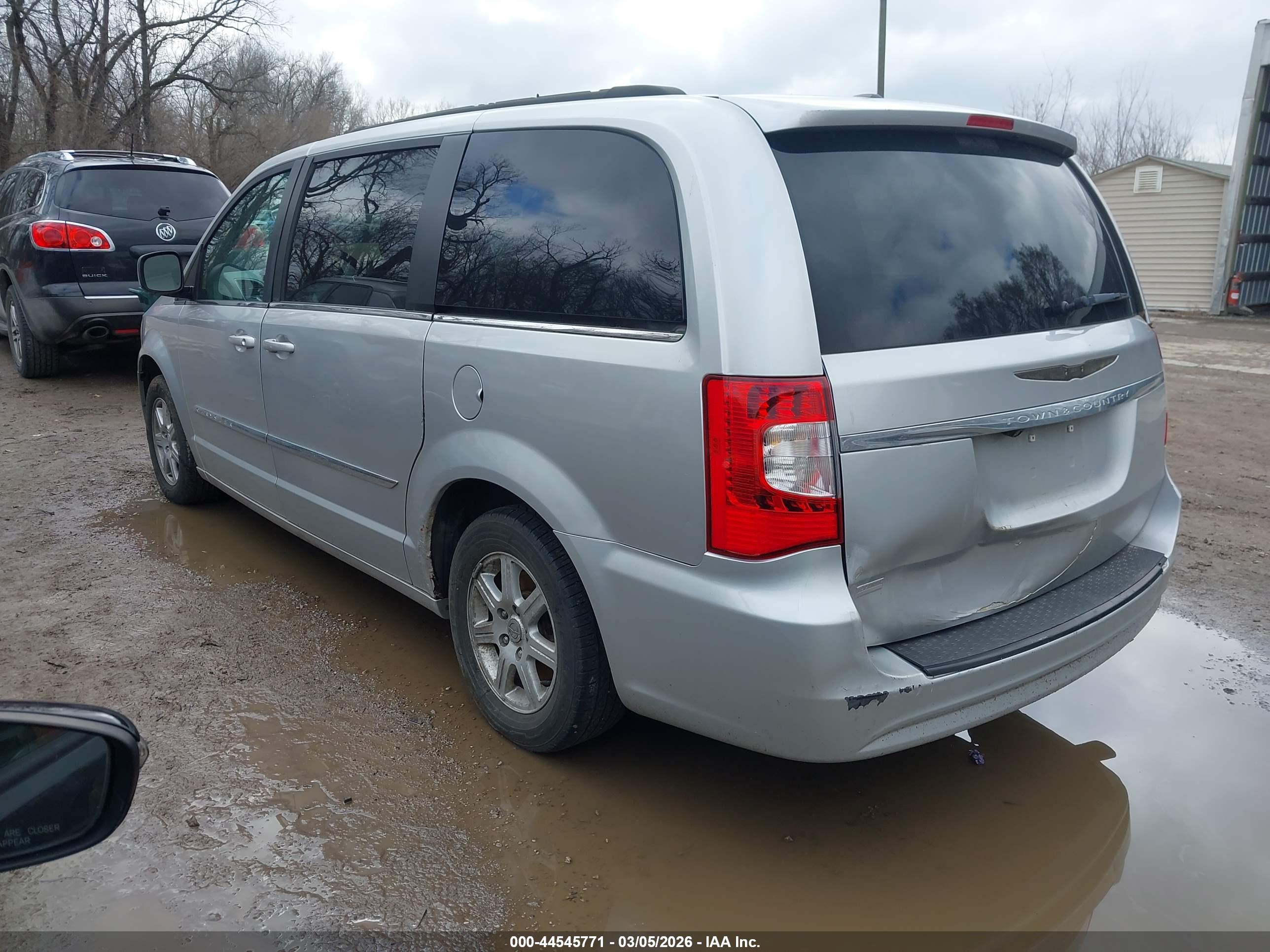 CHRYSLER TOWN image 3