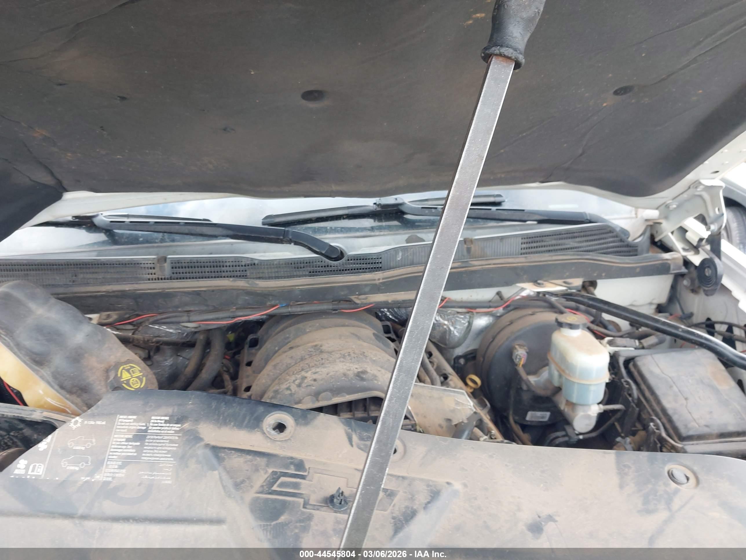 CHEVROLET SILVERADO image 10