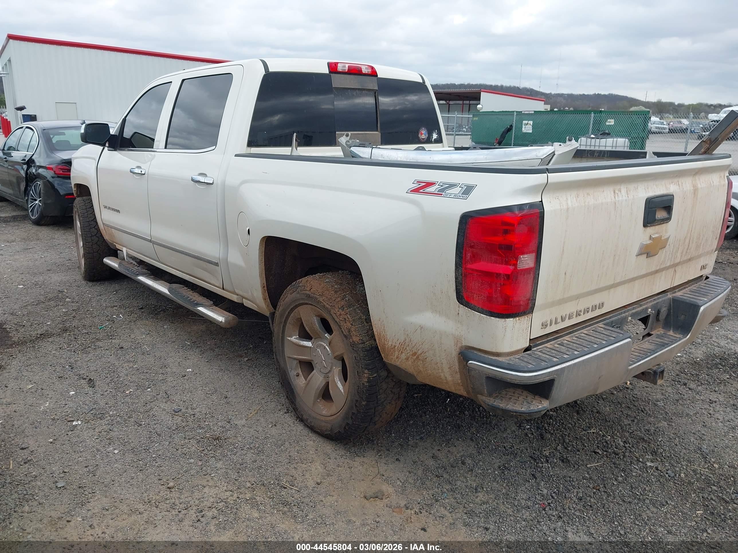 CHEVROLET SILVERADO image 3