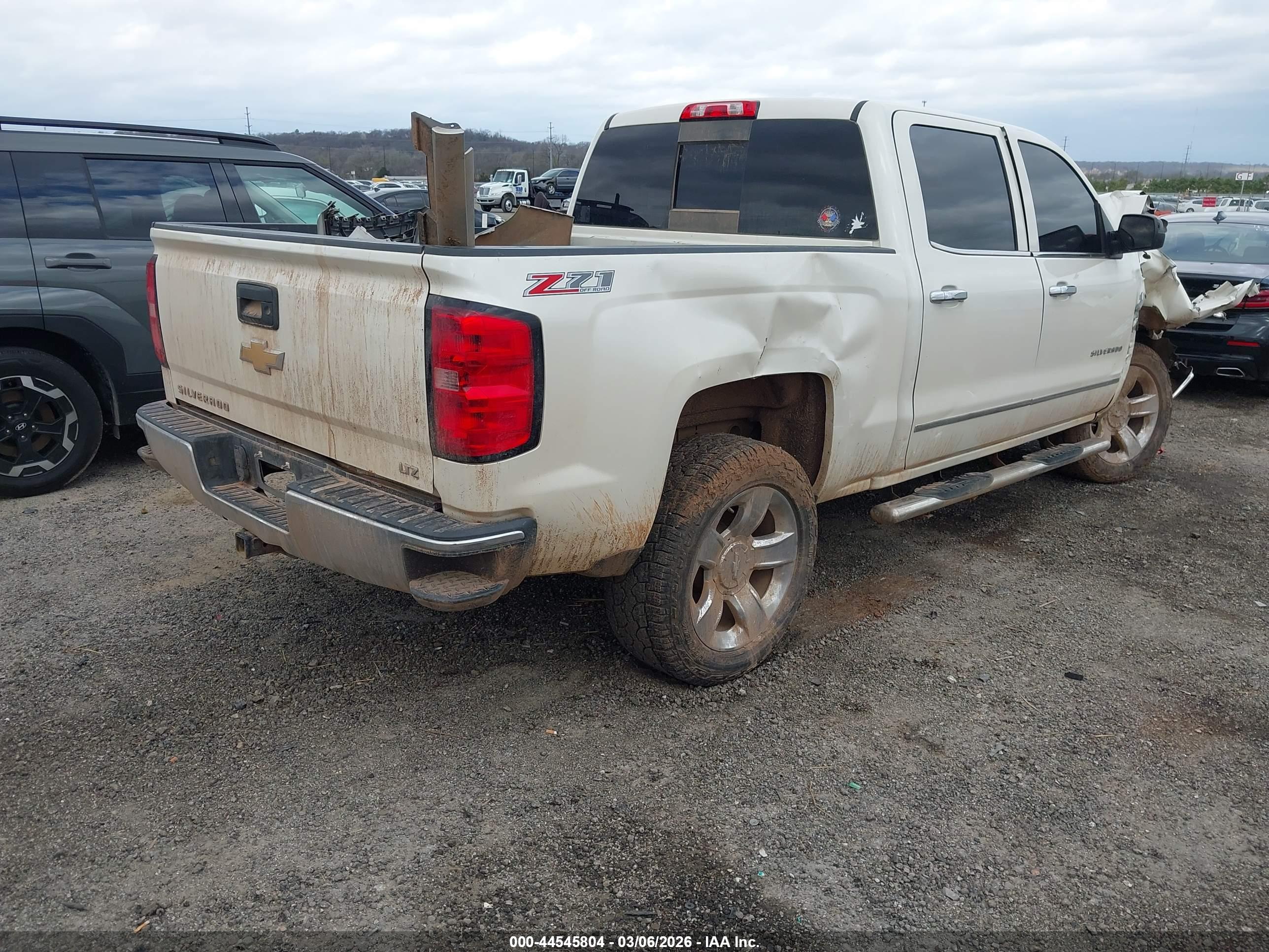 CHEVROLET SILVERADO image 4