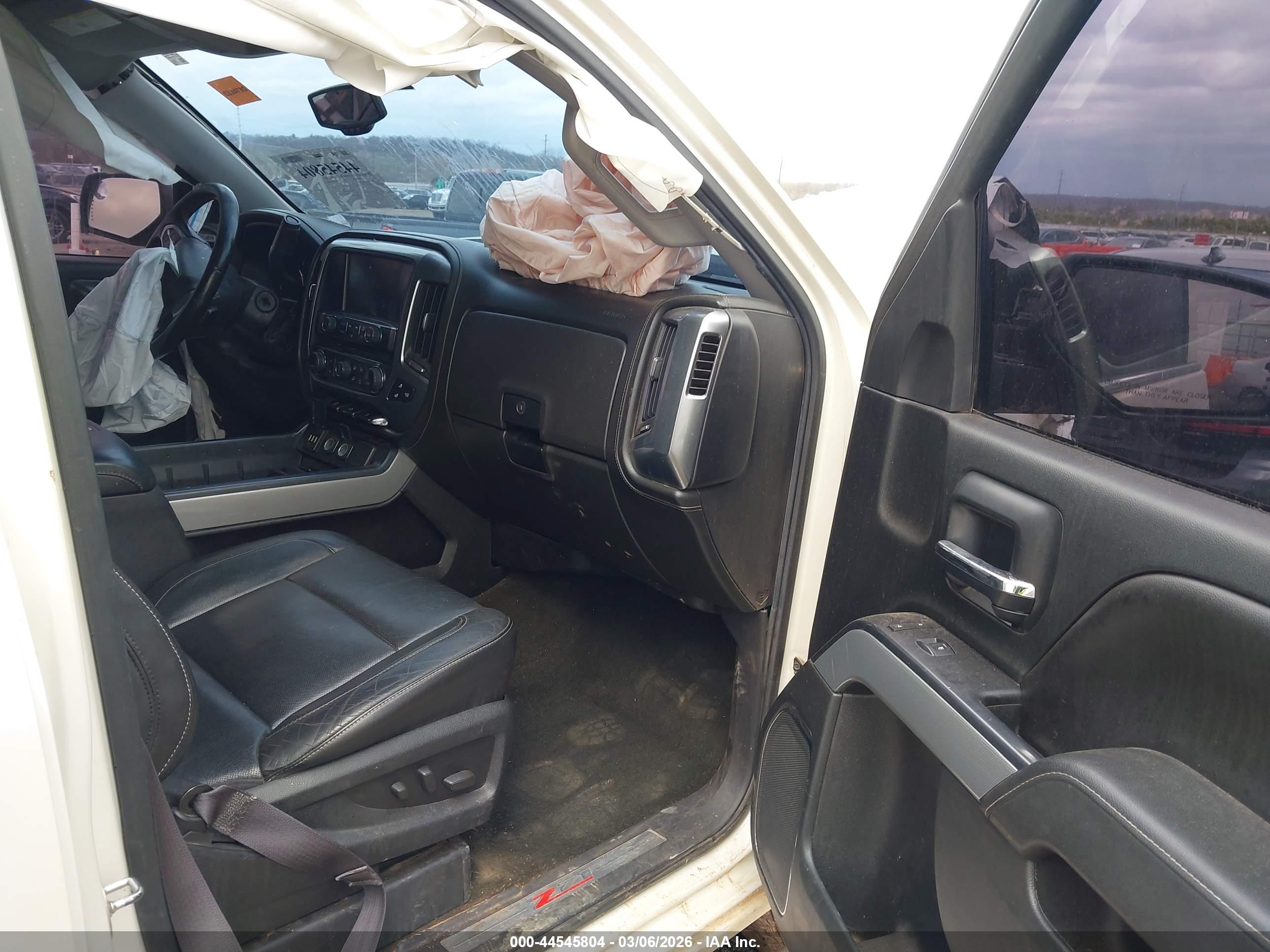 CHEVROLET SILVERADO image 5