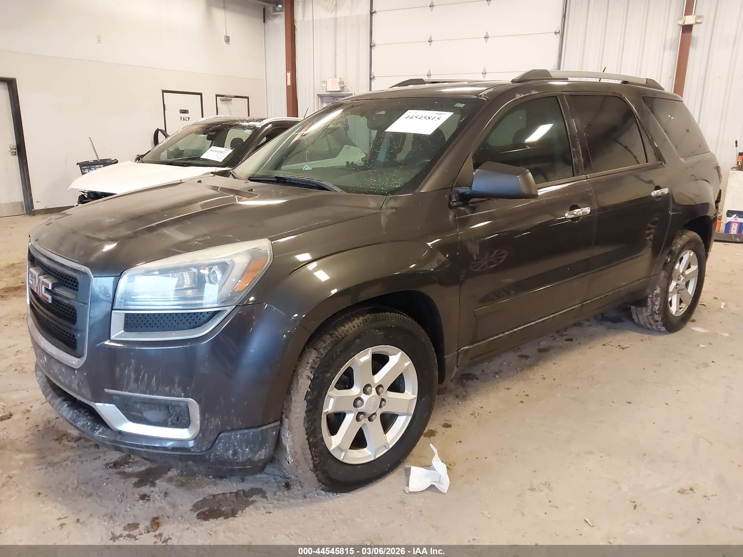 GMC ACADIA image 2