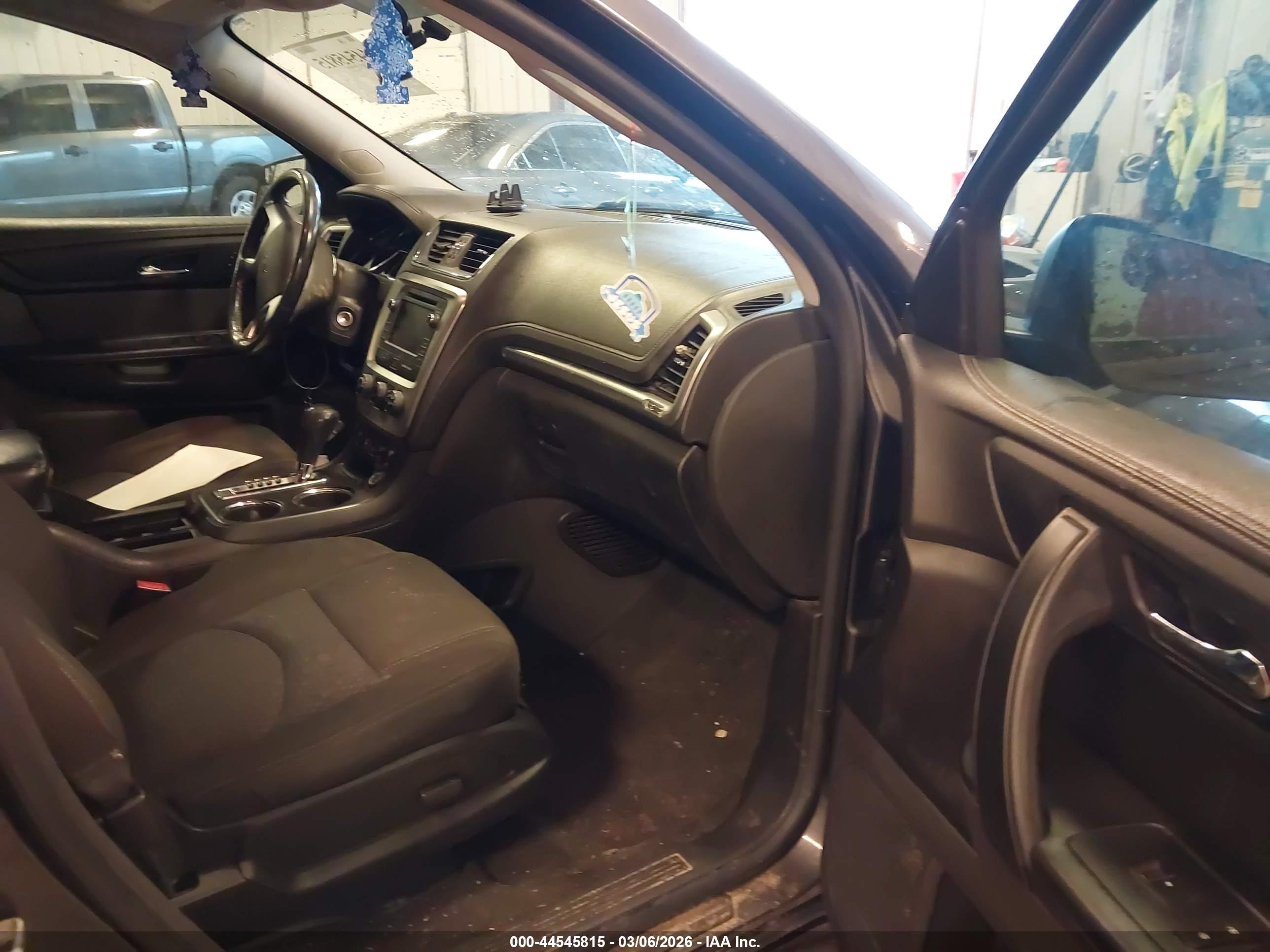 GMC ACADIA image 5