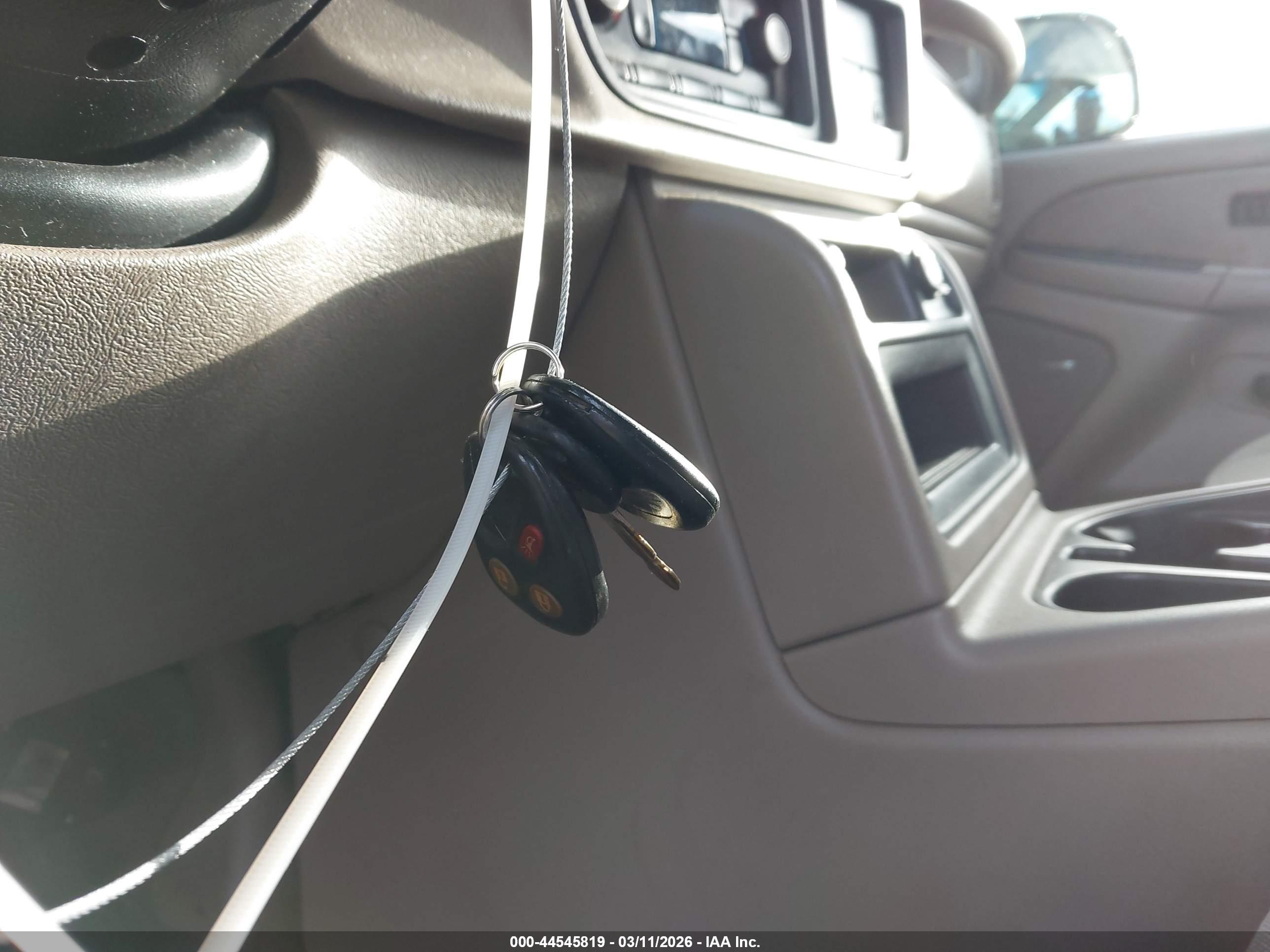 CHEVROLET SILVERADO image 11