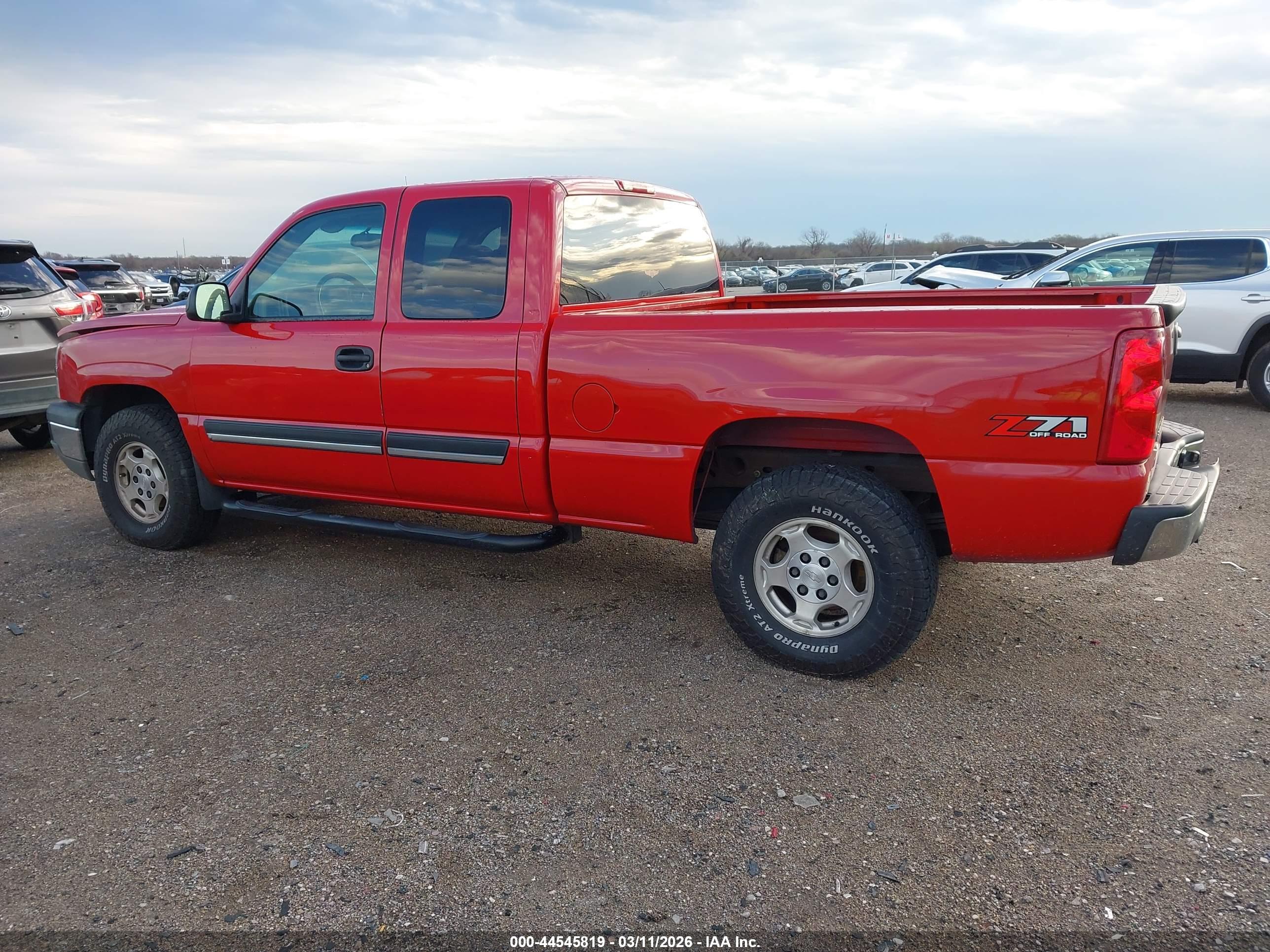 CHEVROLET SILVERADO image 3