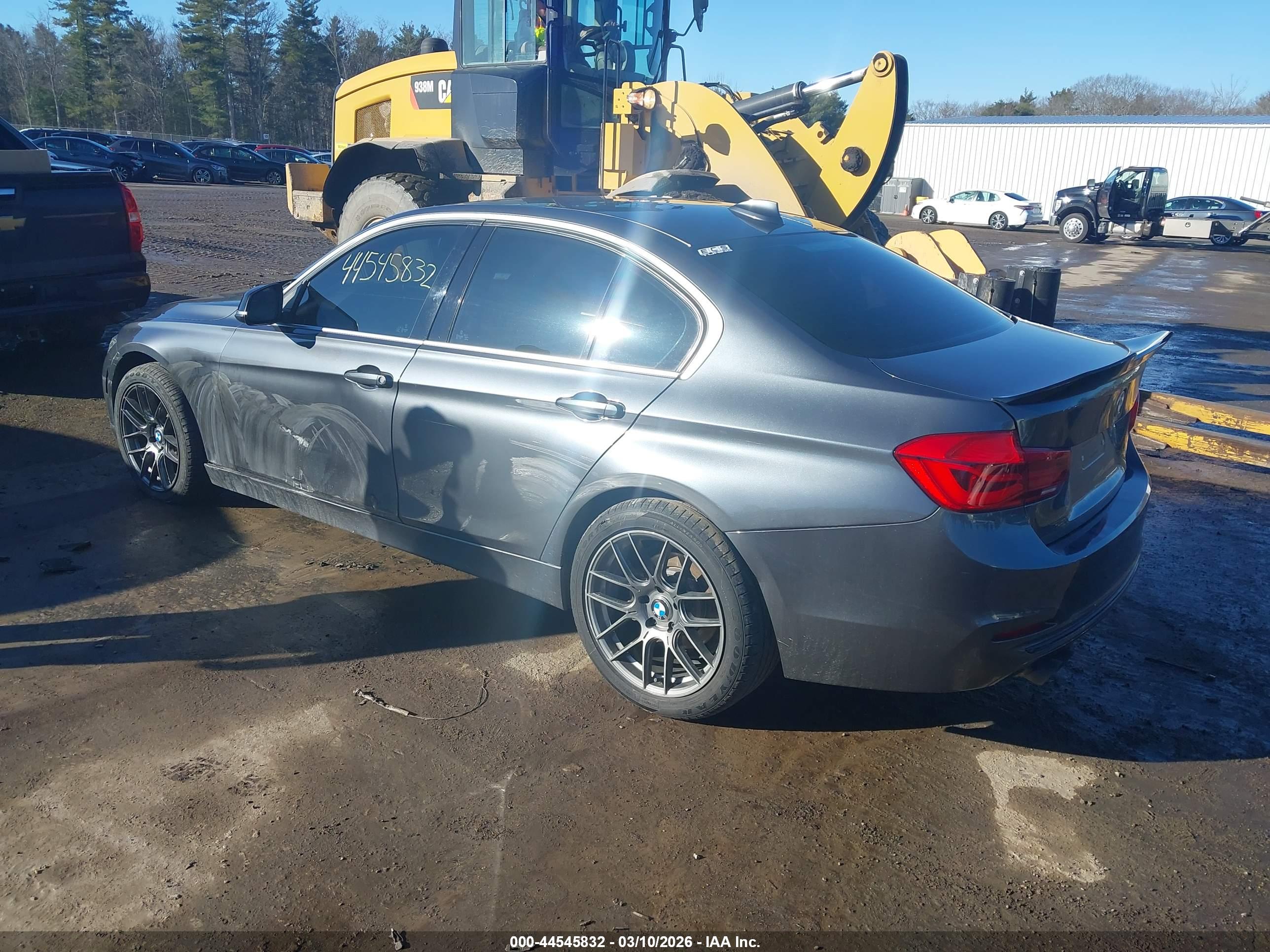 BMW 330I image 3