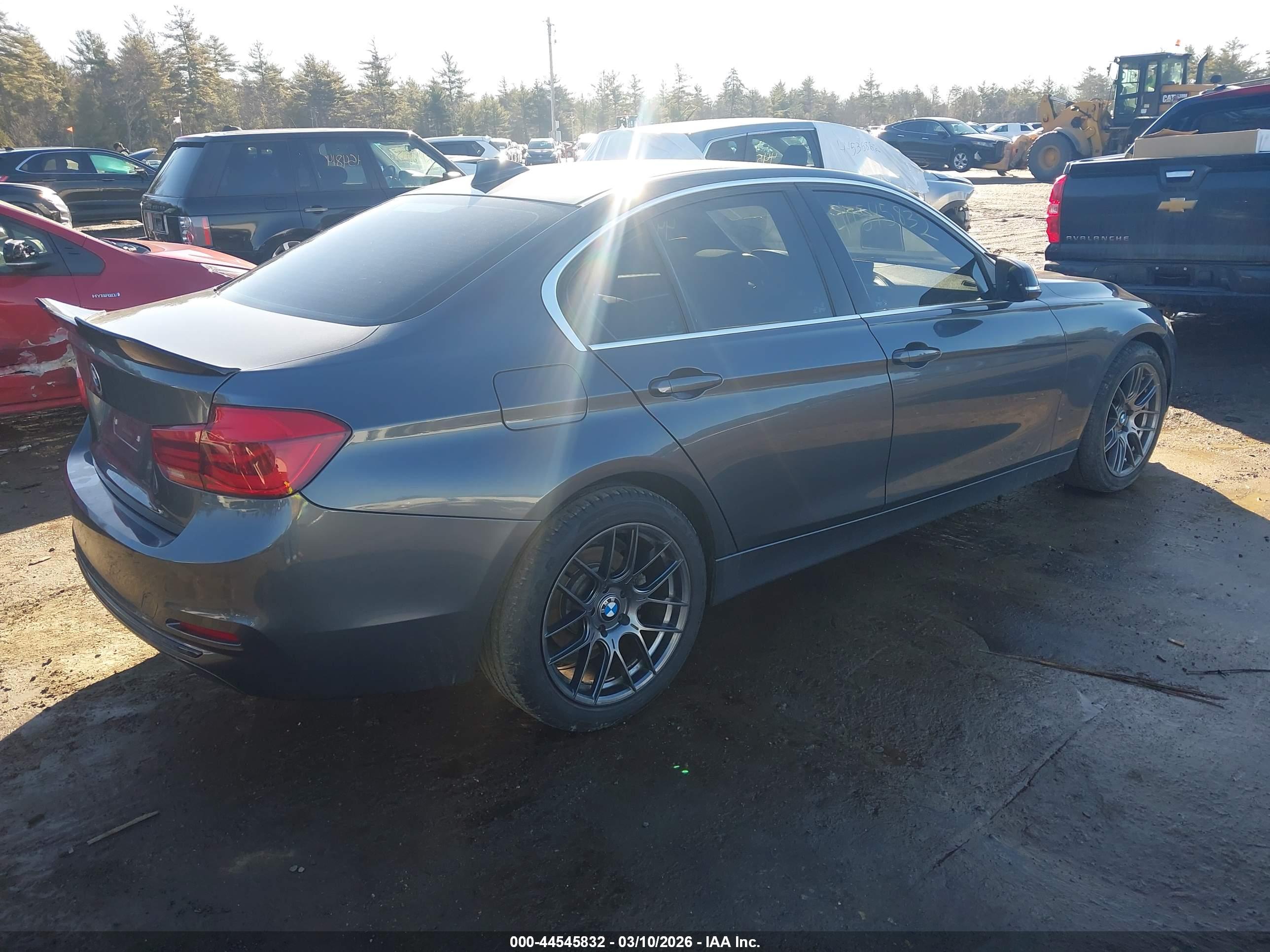 BMW 330I image 4