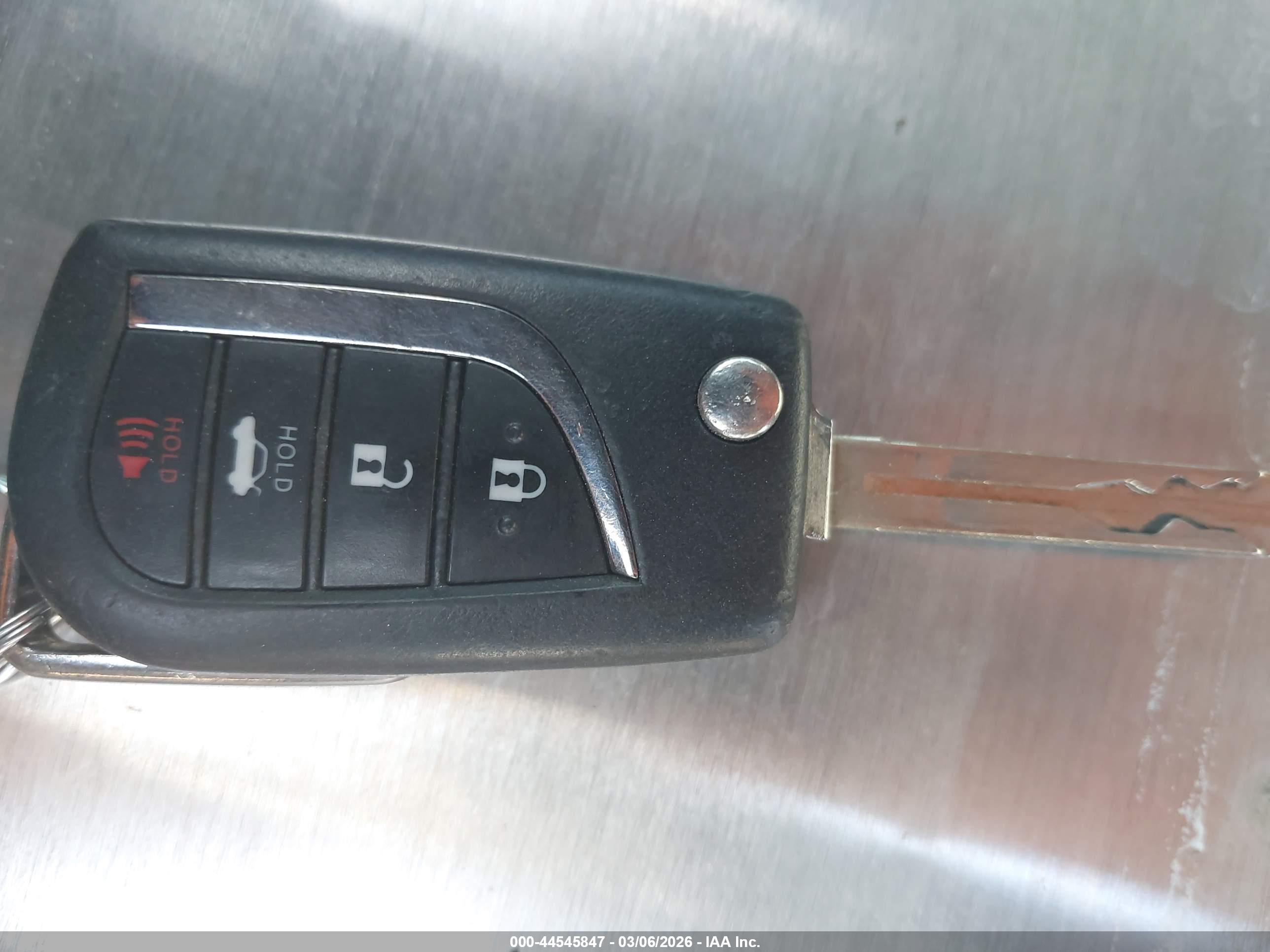TOYOTA CAMRY image 11
