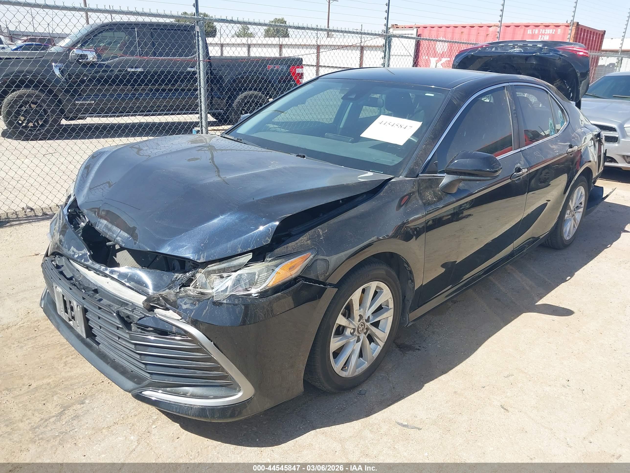TOYOTA CAMRY image 2