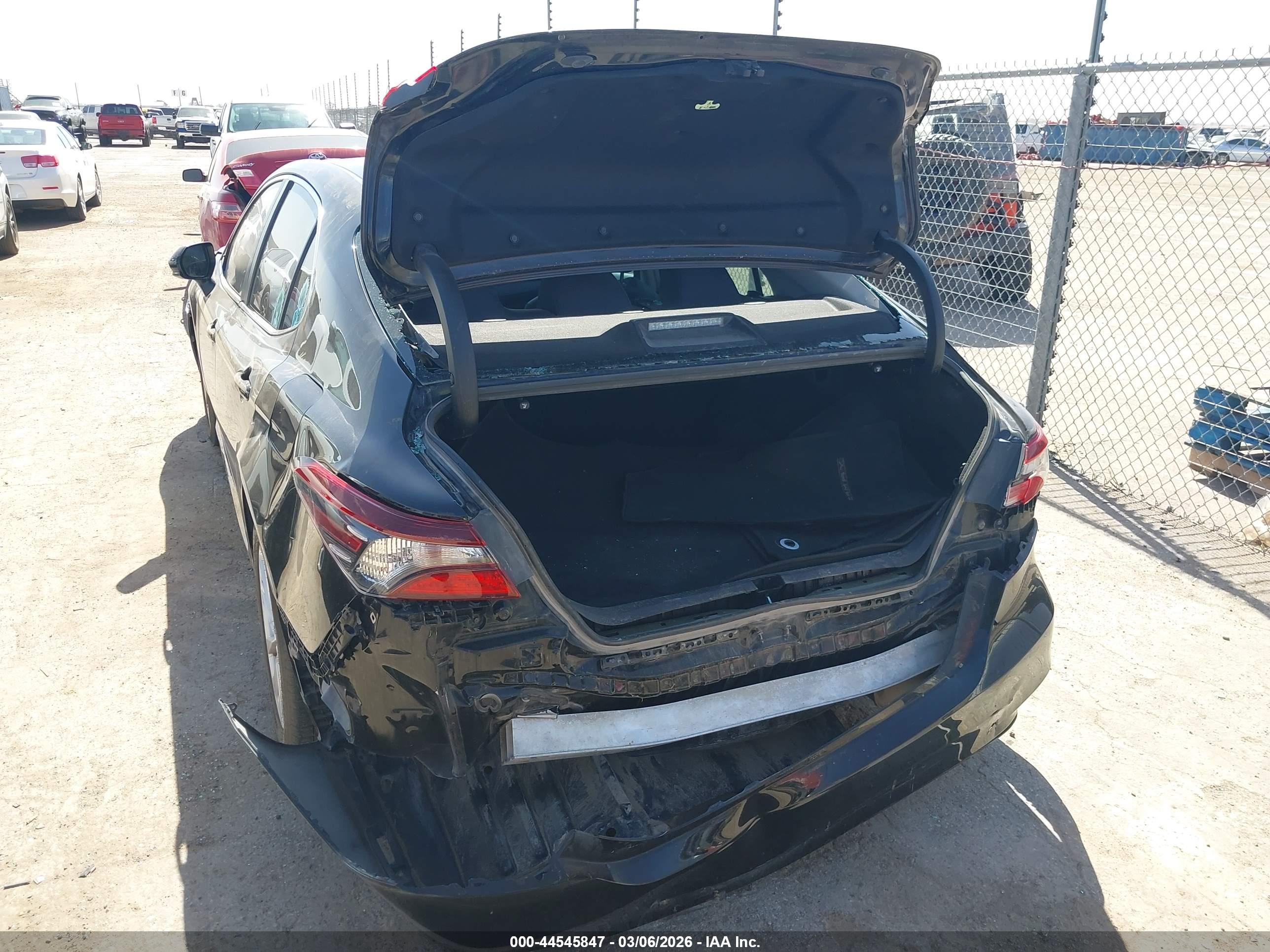 TOYOTA CAMRY image 6