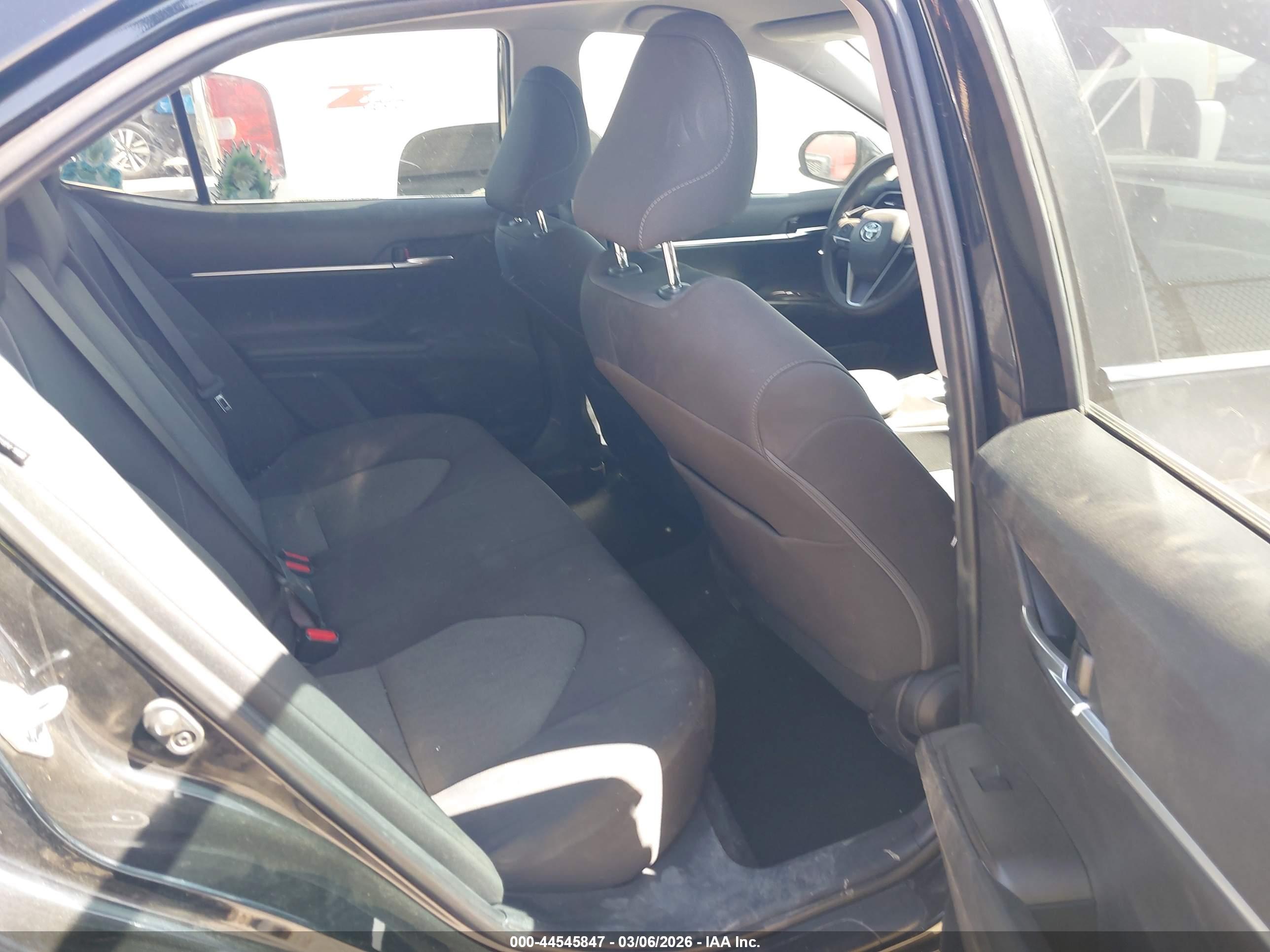 TOYOTA CAMRY image 8