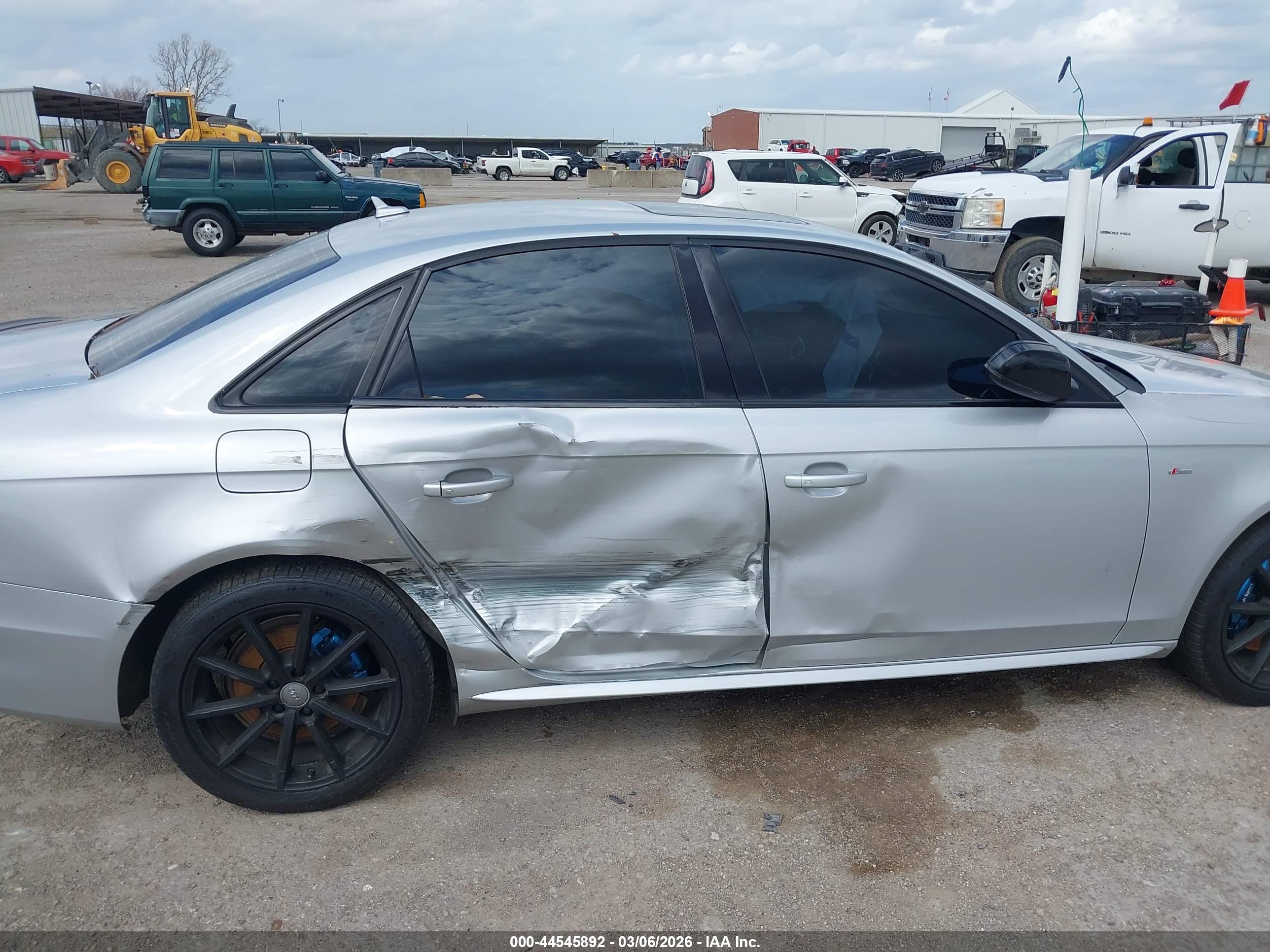 AUDI A4 image 6