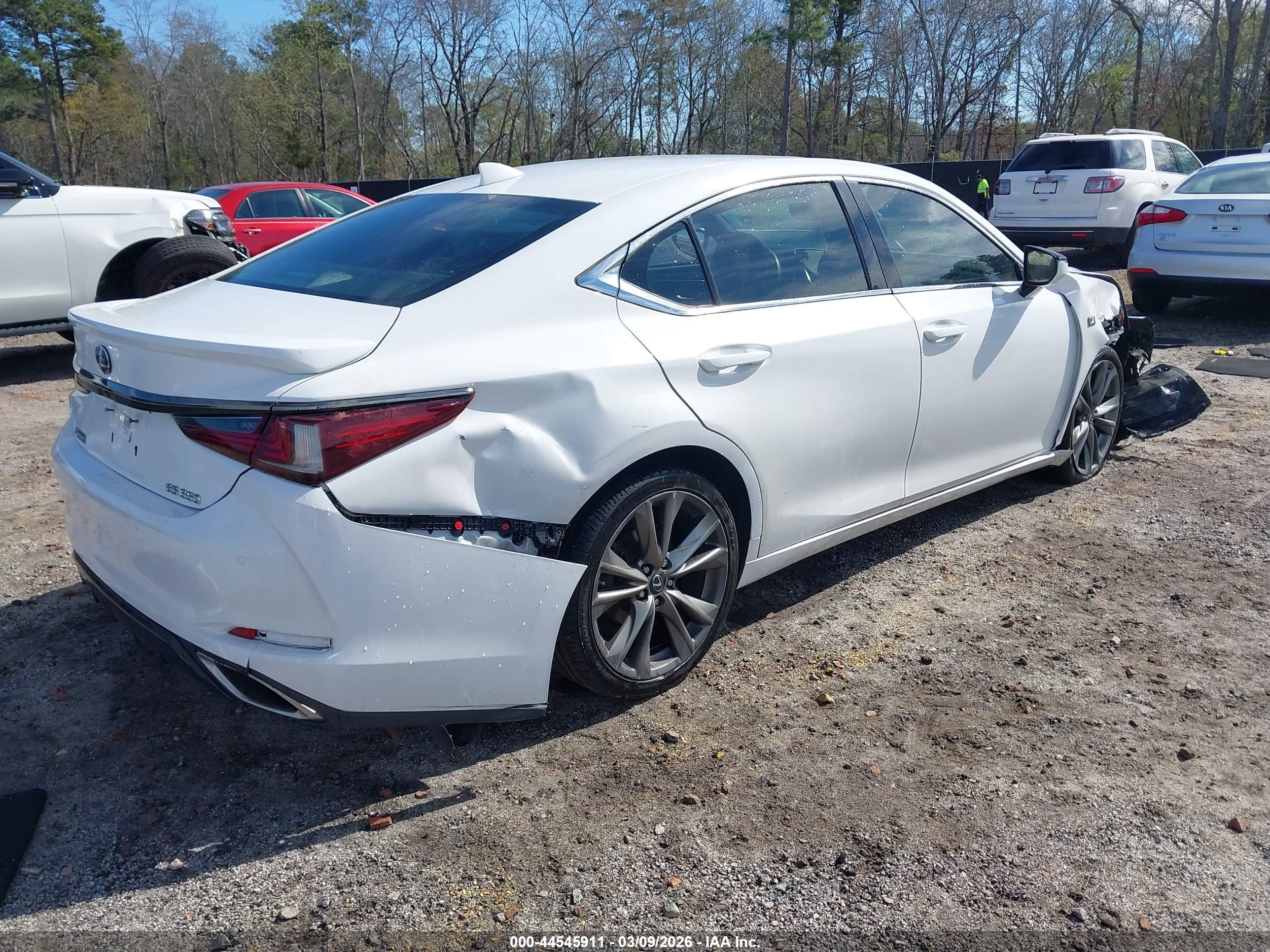 LEXUS ES image 4