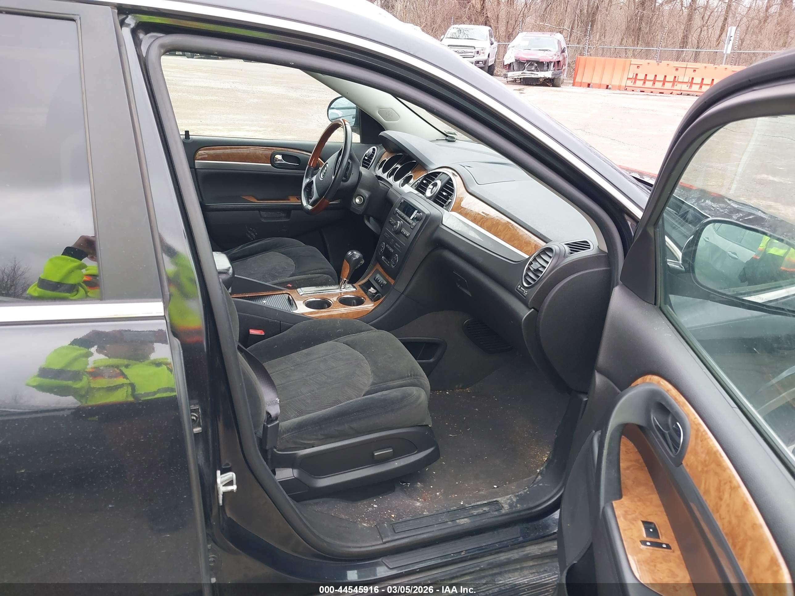 BUICK ENCLAVE image 5