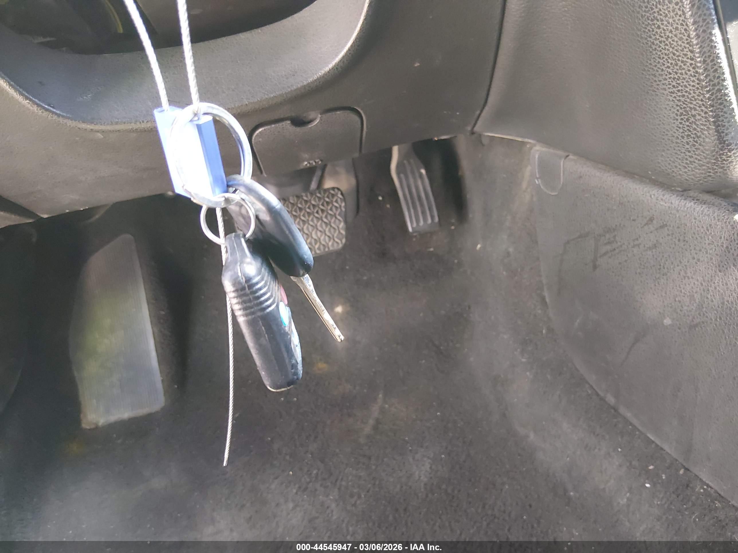 FORD FUSION image 11