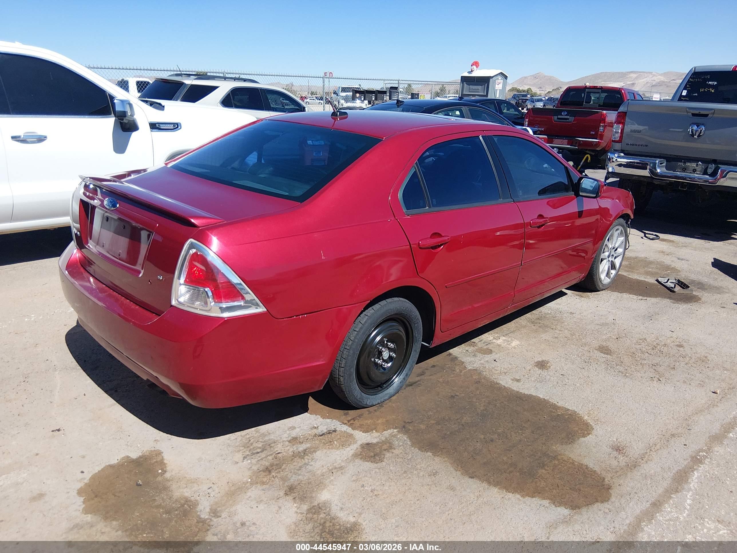 FORD FUSION image 4