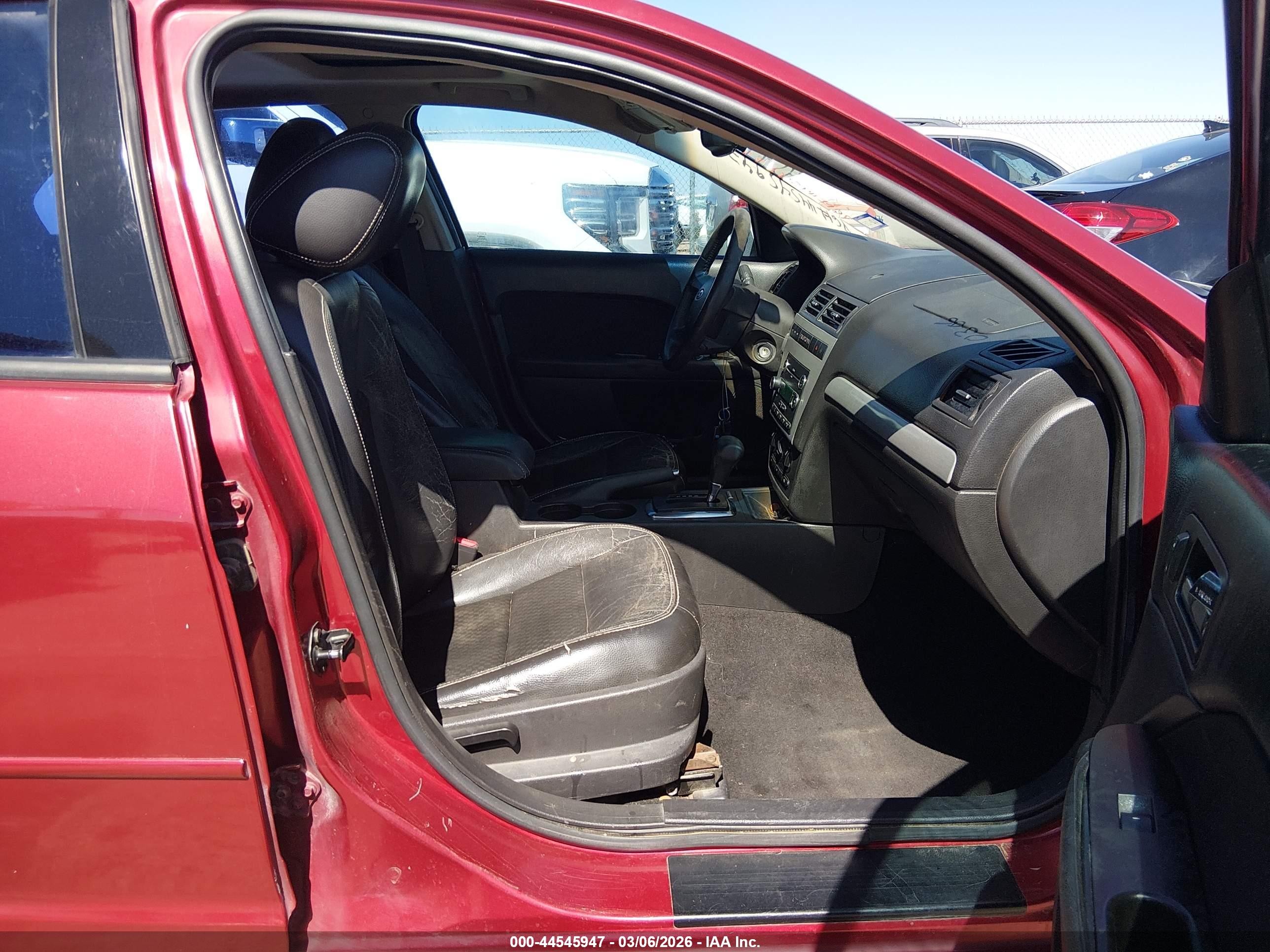 FORD FUSION image 5