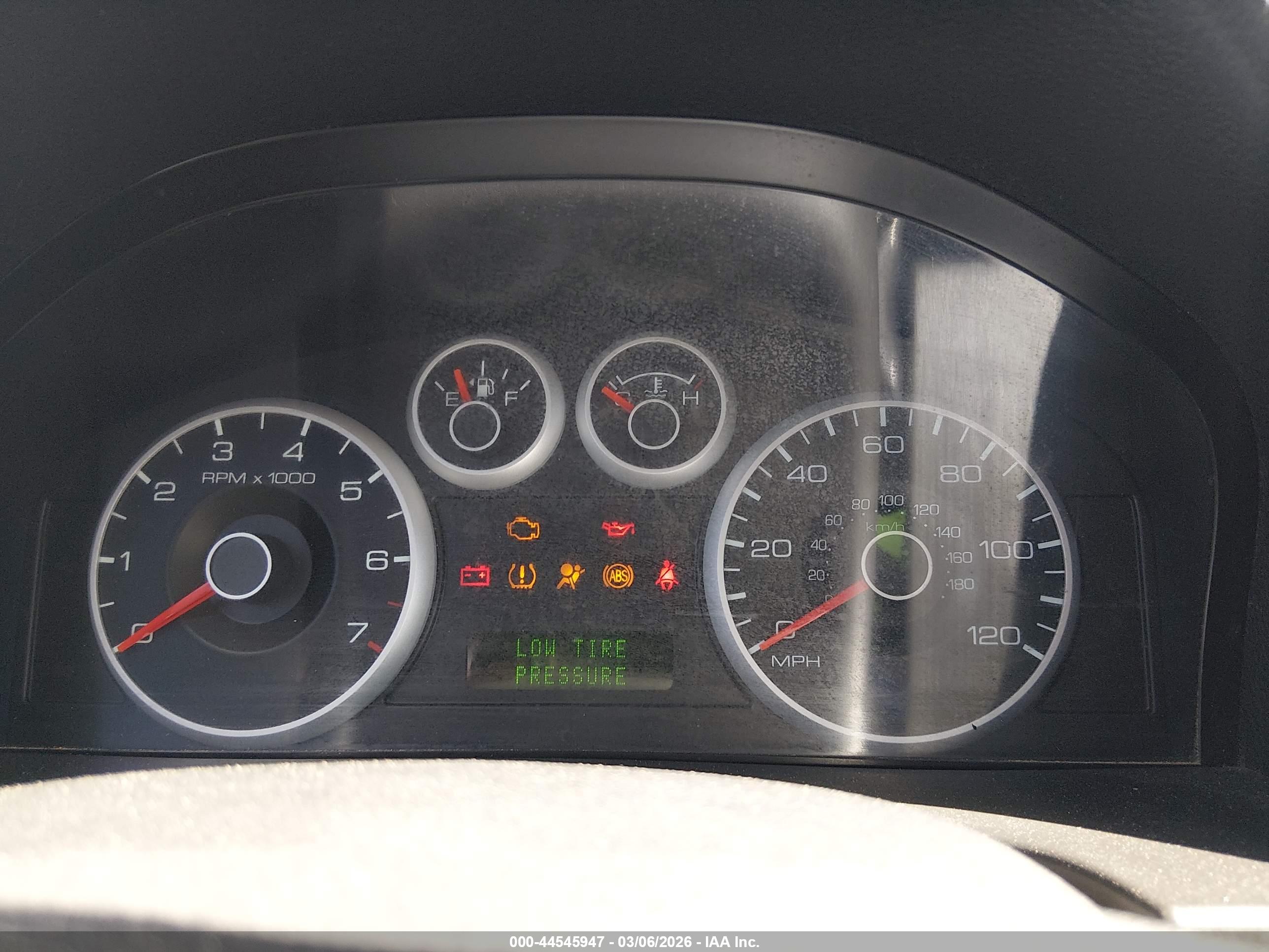 FORD FUSION image 7