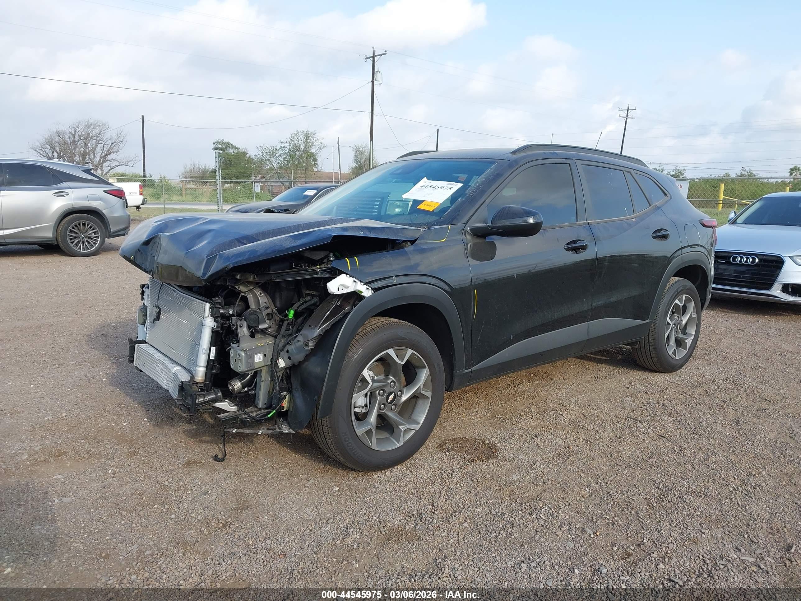 CHEVROLET TRAX image 2