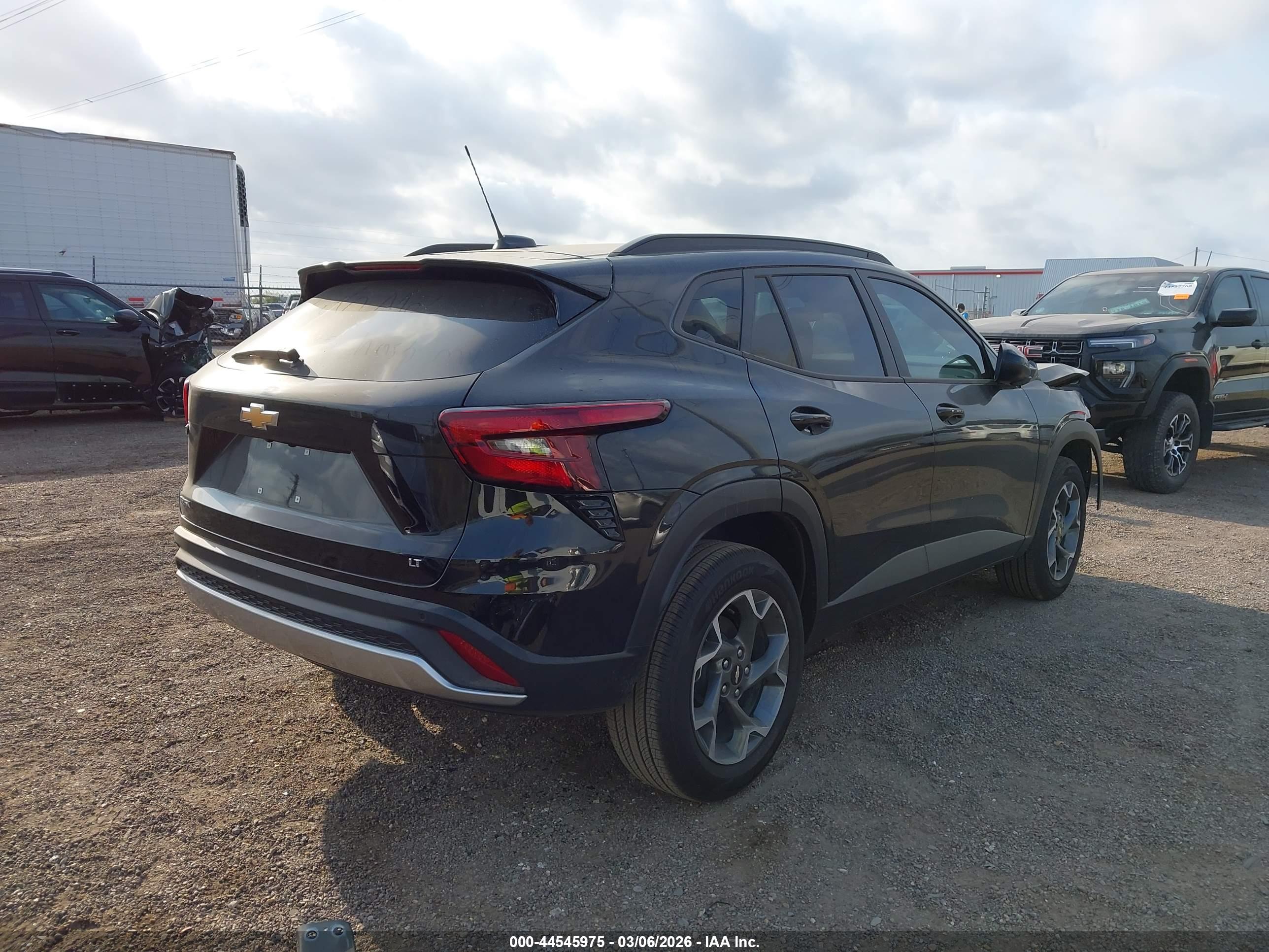 CHEVROLET TRAX image 4