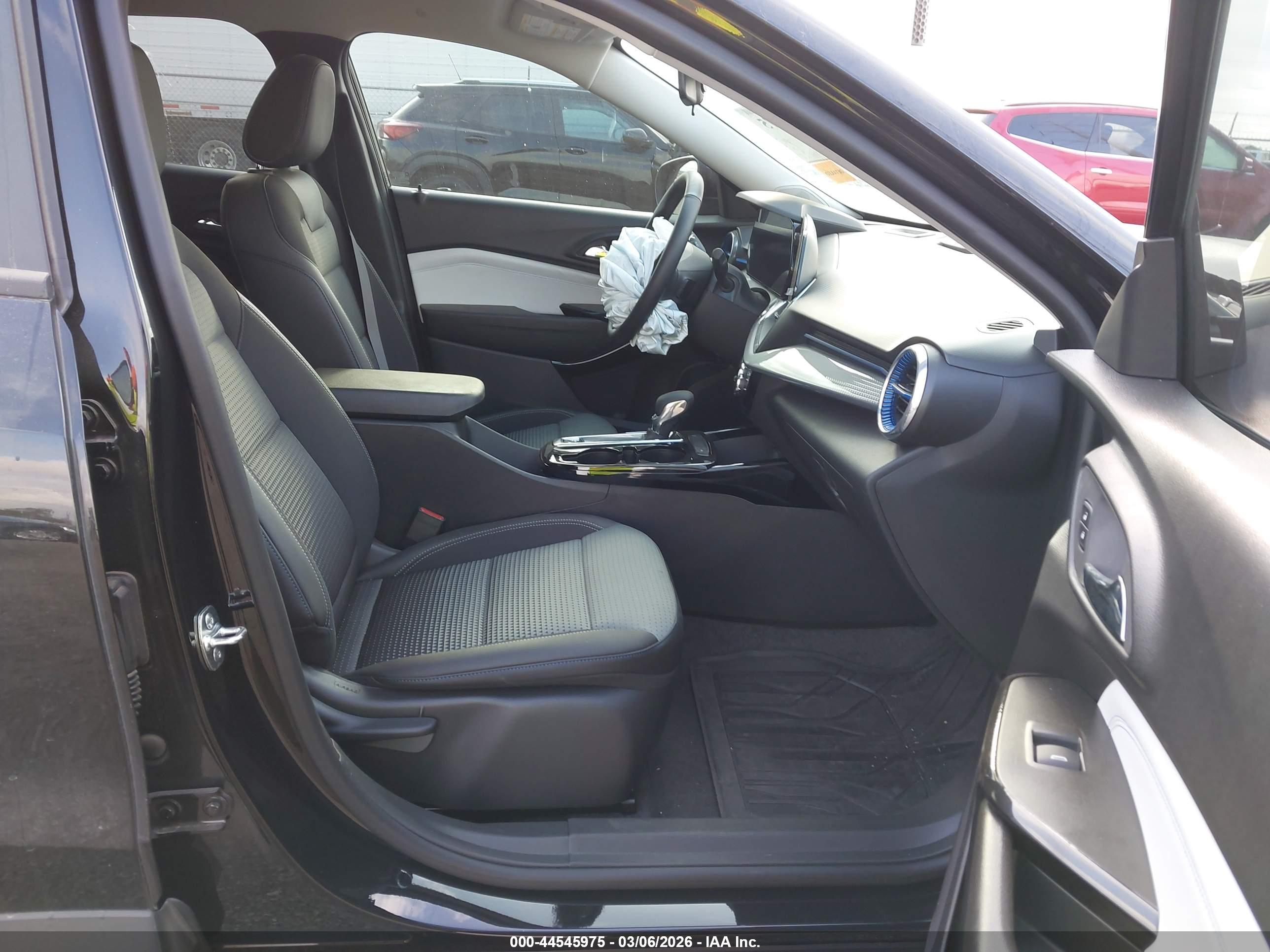 CHEVROLET TRAX image 5