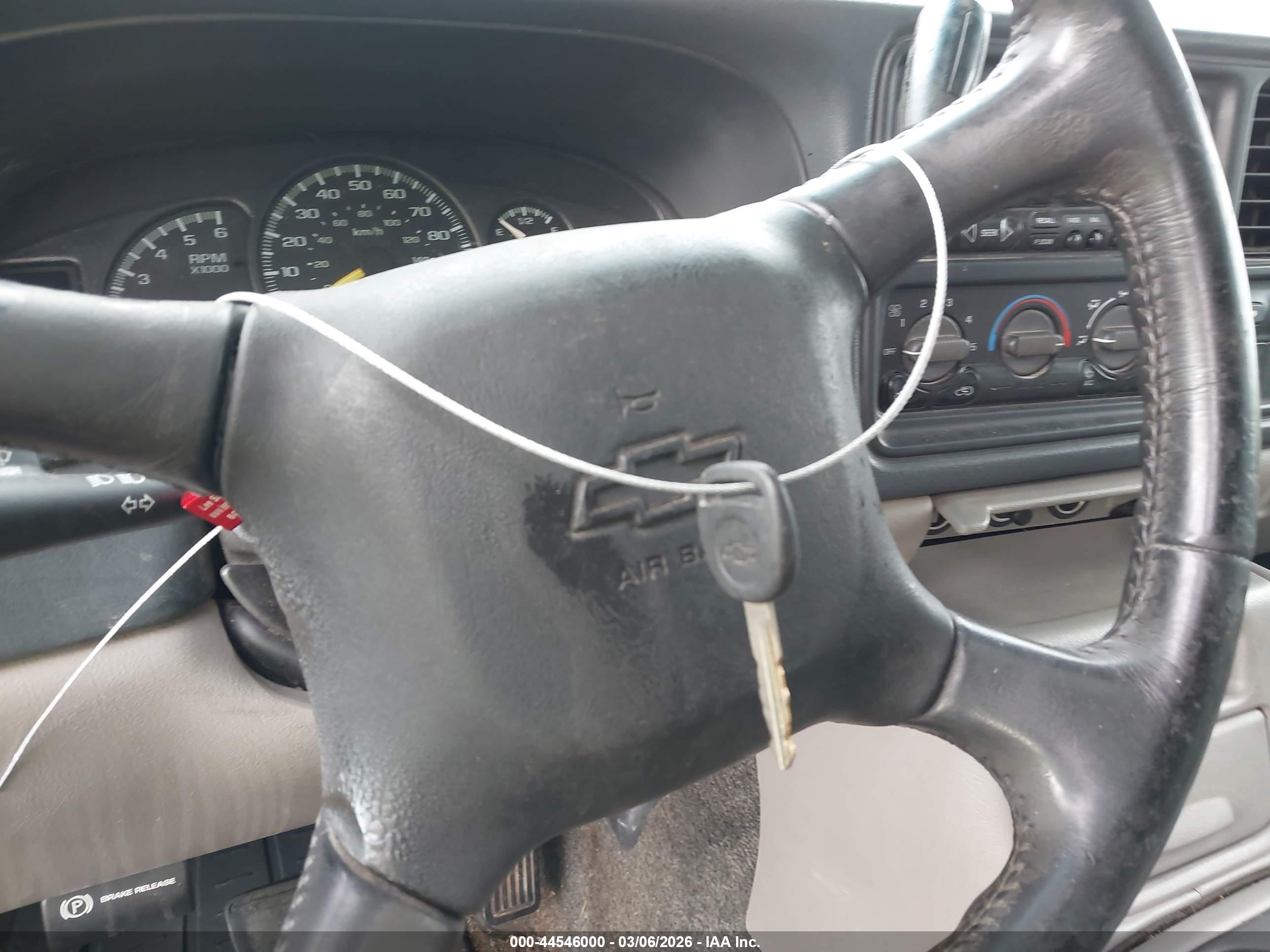 CHEVROLET TAHOE image 11