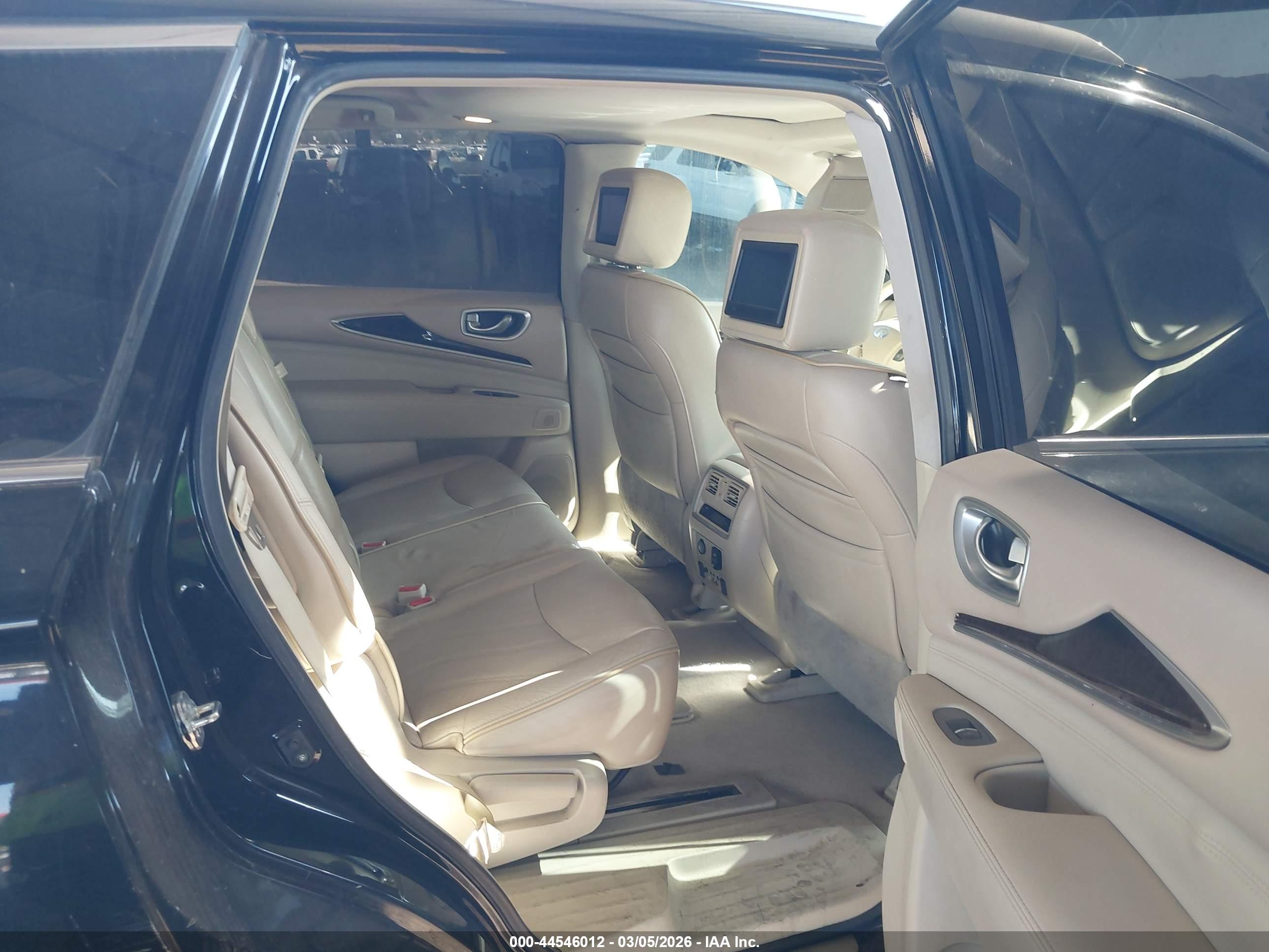 INFINITI JX35 image 8