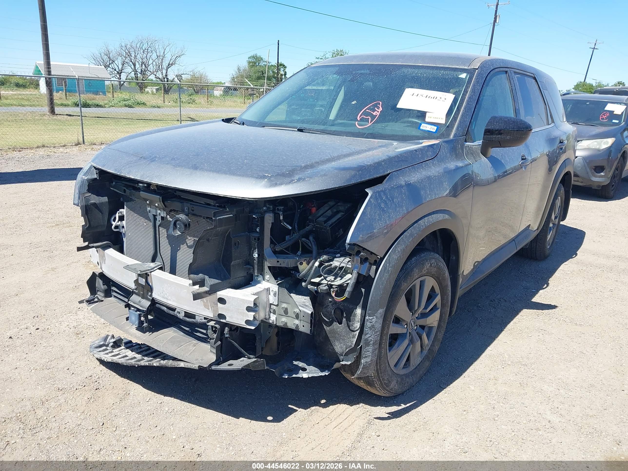 NISSAN PATHFINDER image 6
